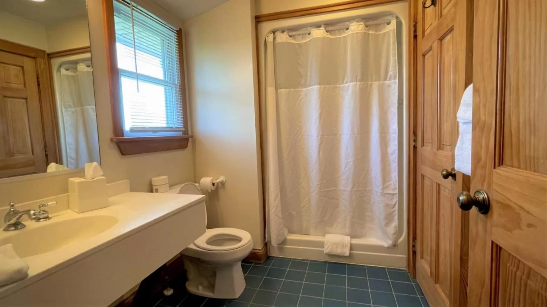 Shower in Pony Island Inn