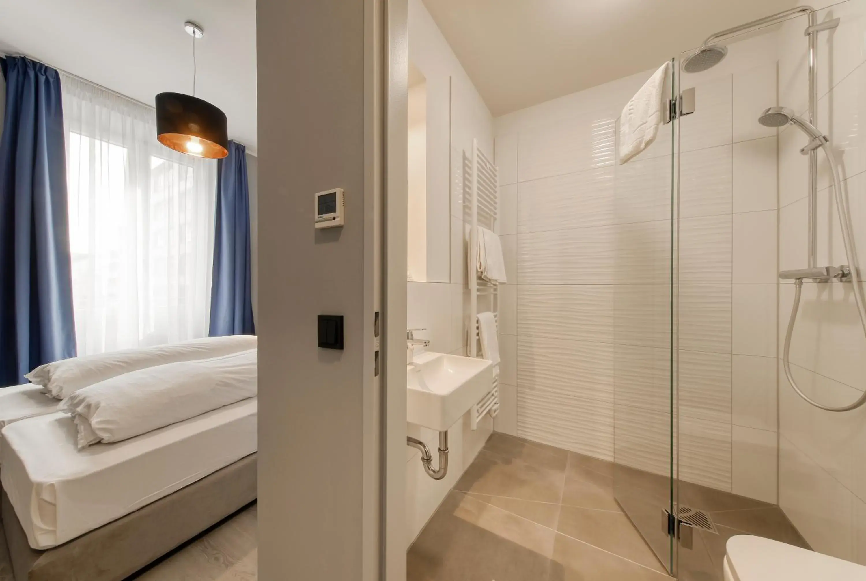 Shower, Bathroom in Smart Stay Hotel Station