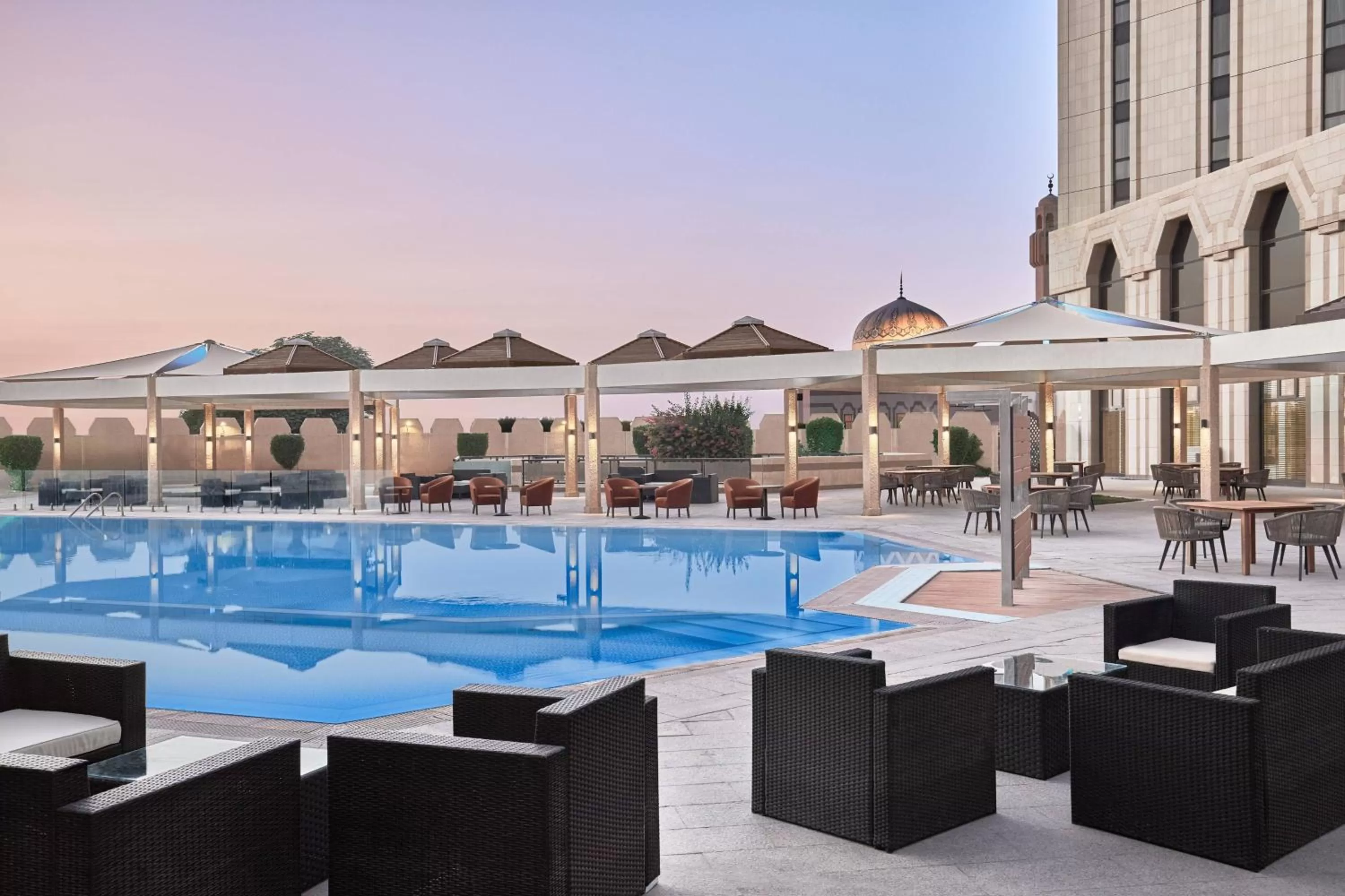 Swimming pool in Riyadh Airport Marriott Hotel