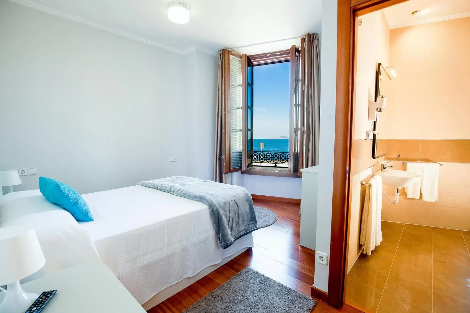 Bed in Apartamentos Villa Zoila Baiona