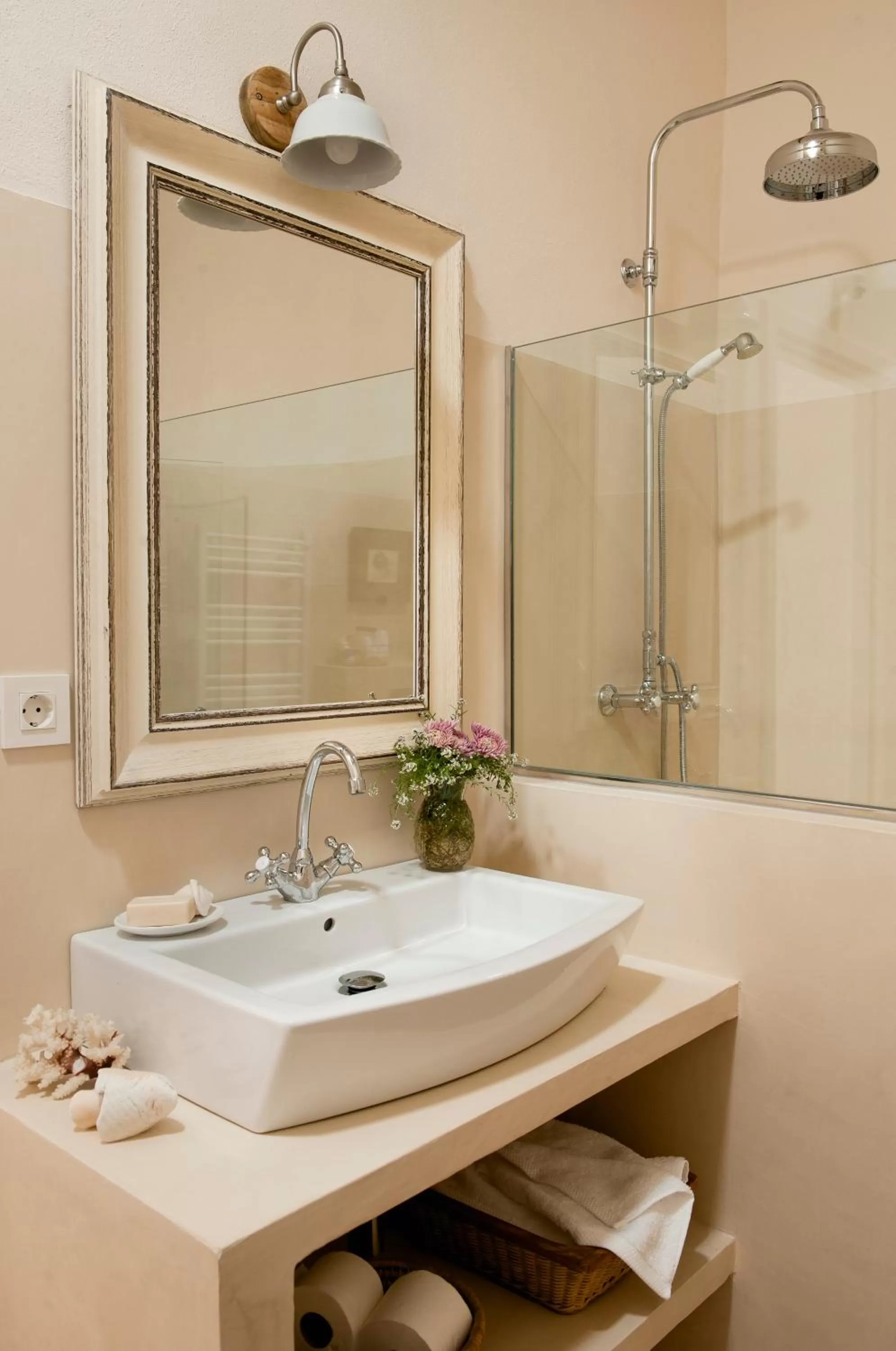 Shower in Arkhé Hotel Boutique Pals