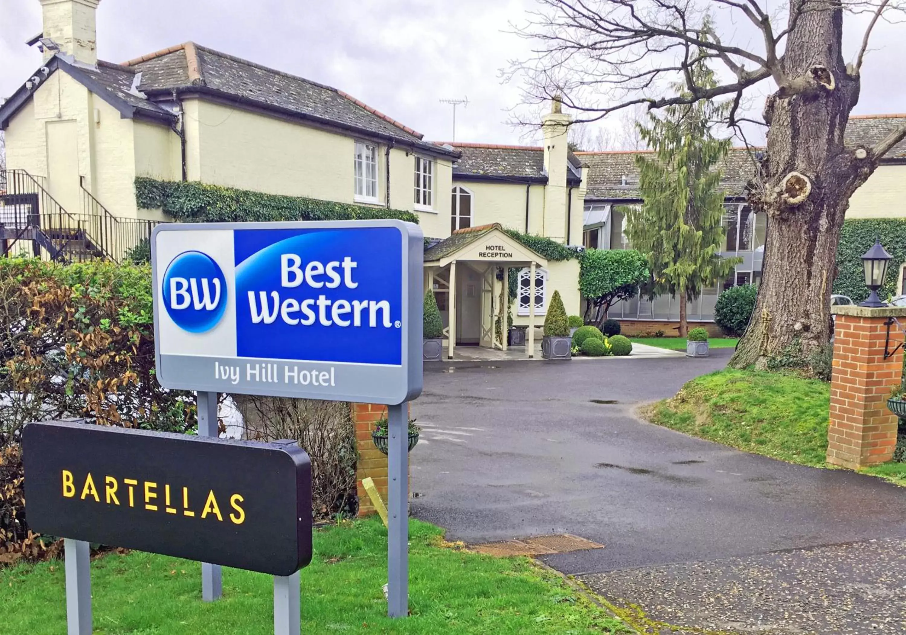 Facade/entrance, Property Building in Best Western Ivy Hill Hotel