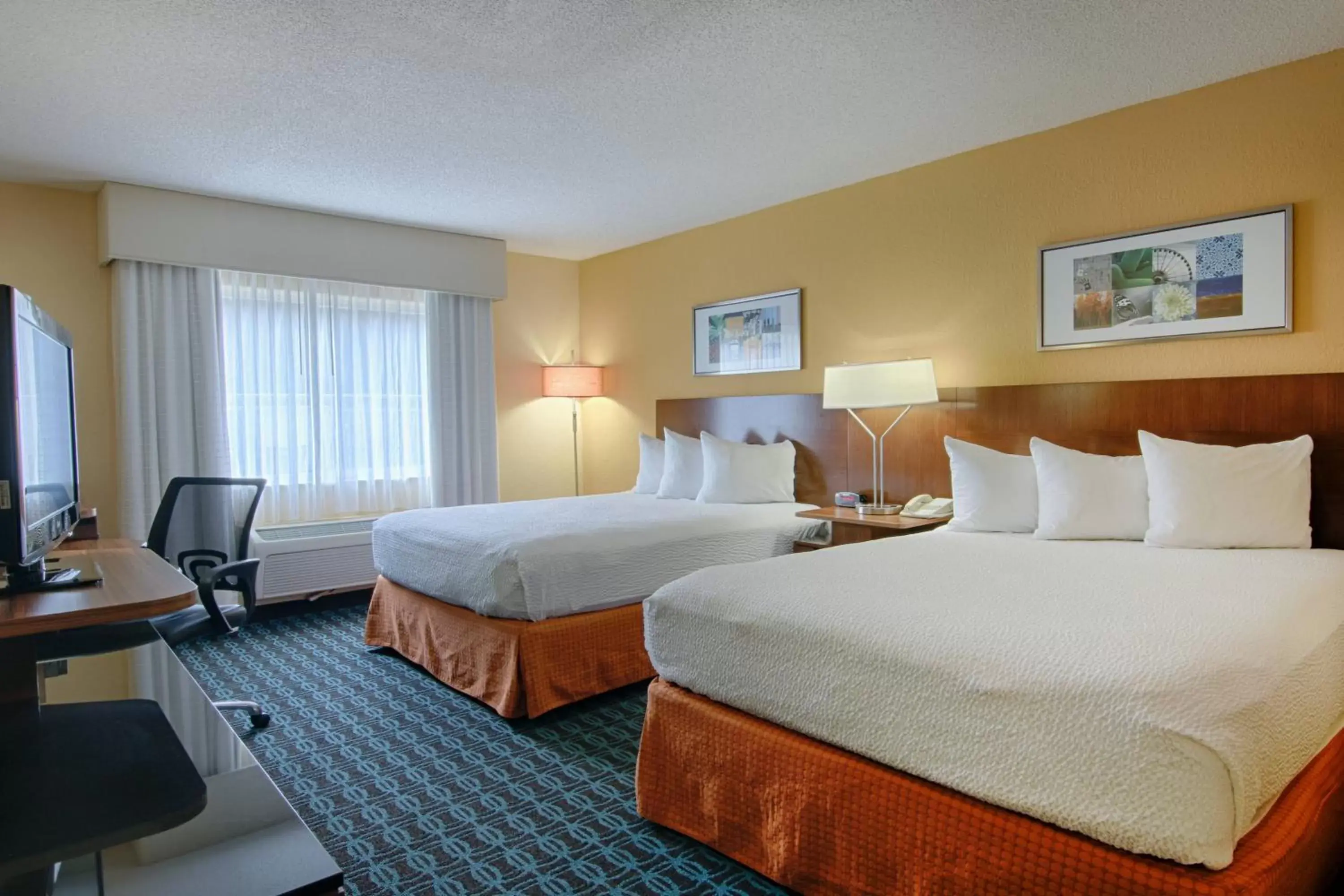 Photo of the whole room, Bed in Fairfield Inn & Suites Jacksonville Airport