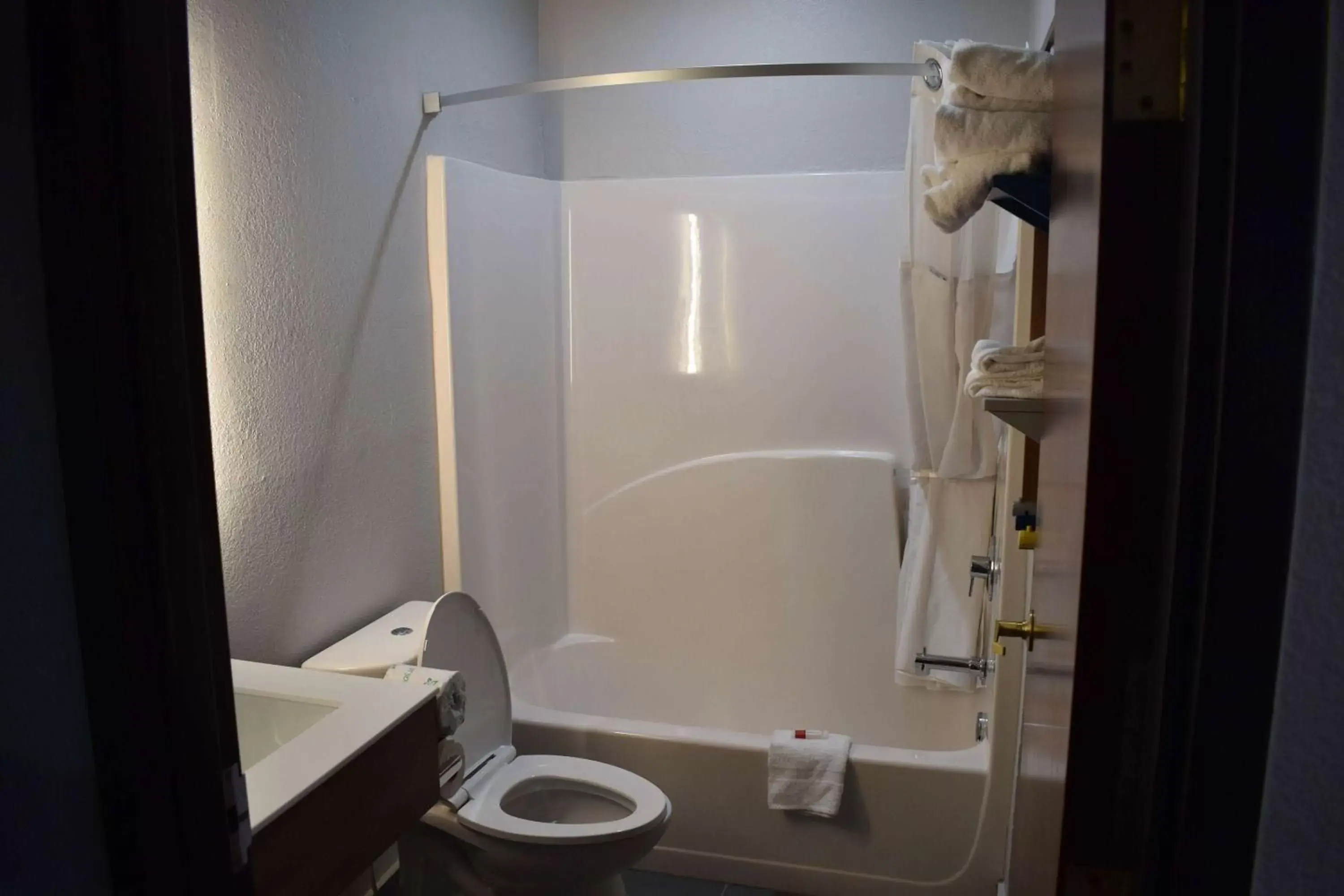 Photo of the whole room in Microtel Inn & Suites by Wyndham Stockbridge/Atlanta I-75 Photo of the whole room in Microtel Inn & Suites by Wyndham Stockbridge/Atlanta I-75