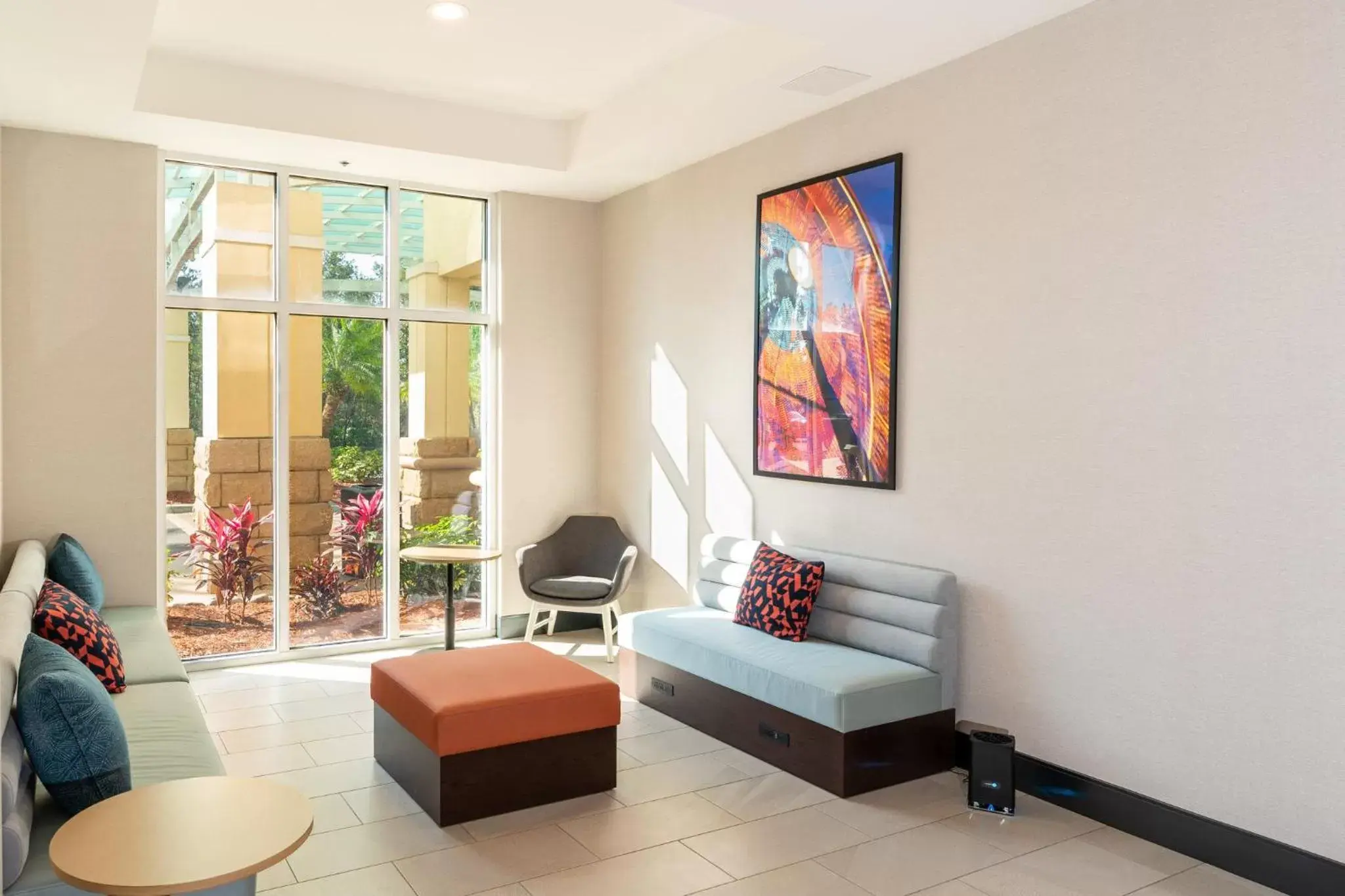 Property building, Seating Area in Holiday Inn Daytona Beach LPGA Boulevard, an IHG Hotel