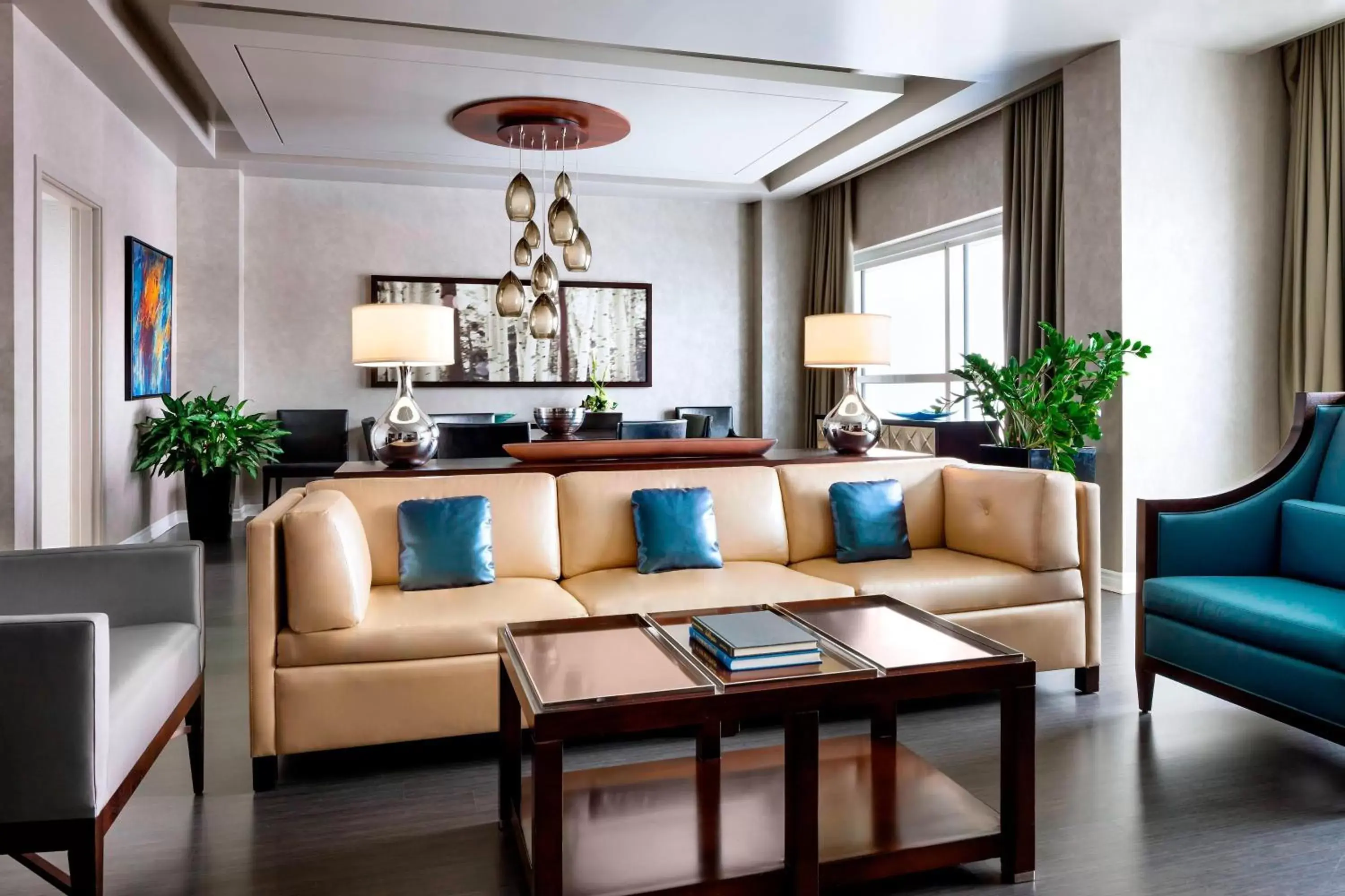 Living room, Seating Area in Le Westin Montreal