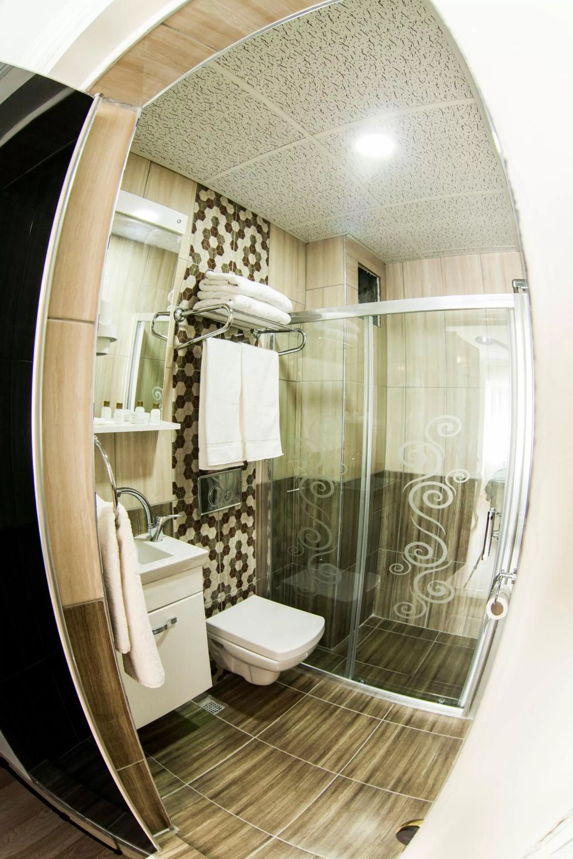 Shower in Istanbul Sirkeci Hotel