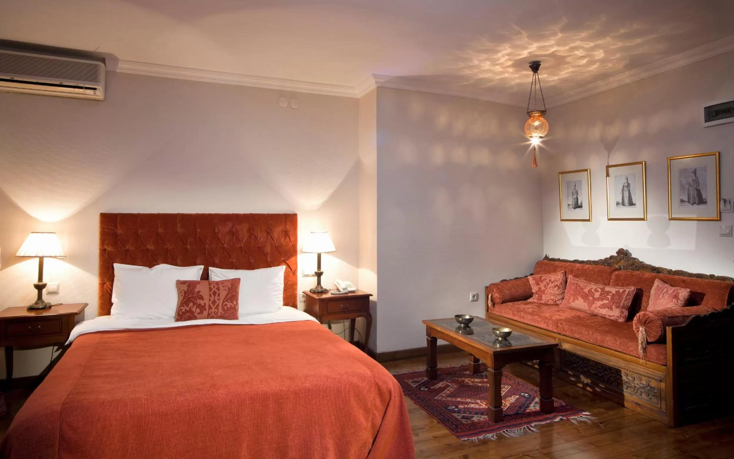 Bedroom, Bed in Hotel Sari Konak