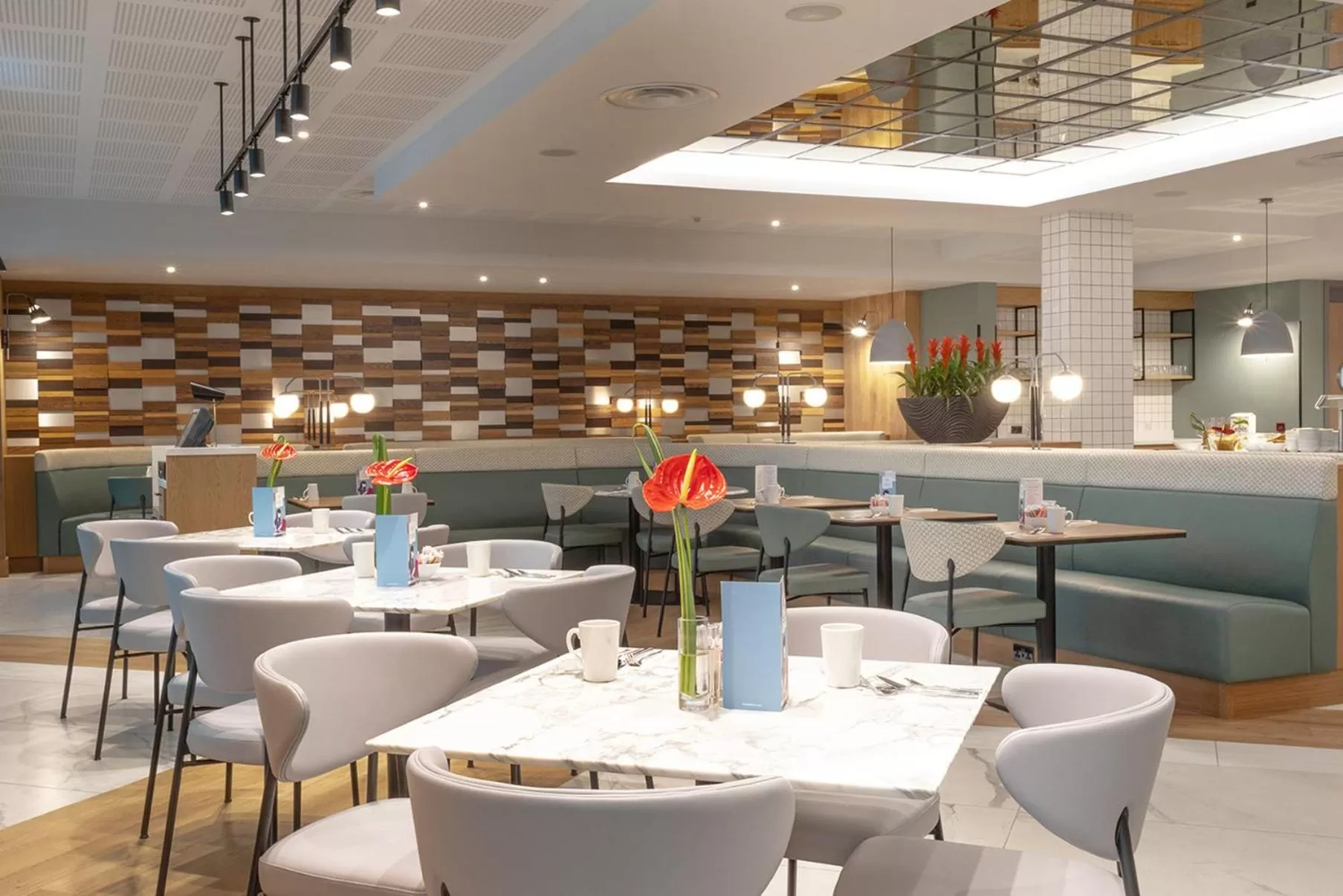 Restaurant/places to eat in Crowne Plaza Marlow by IHG