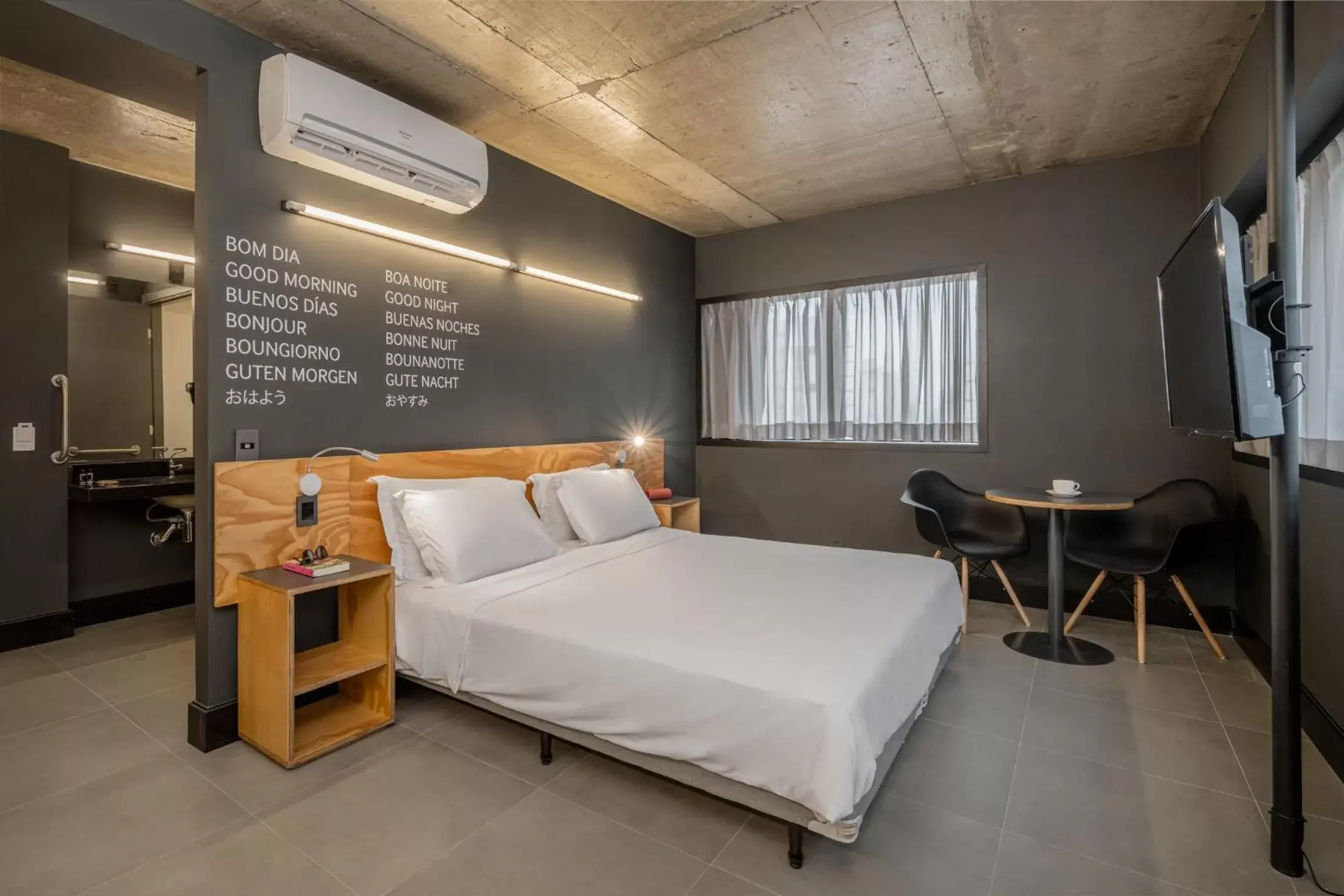 Bed in Intercity Canoas Bed in Intercity Canoas