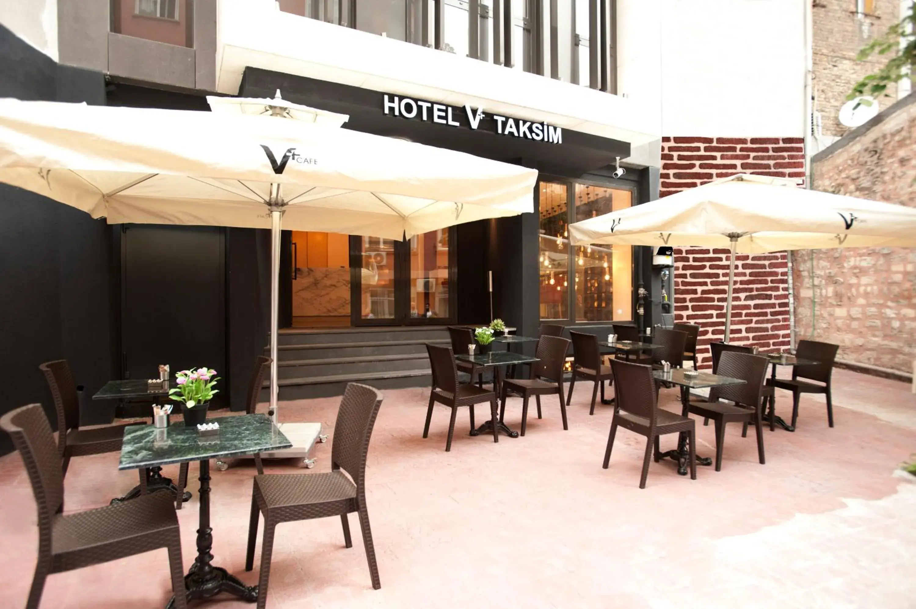 Restaurant/Places to Eat in Hotel V Plus Taksim