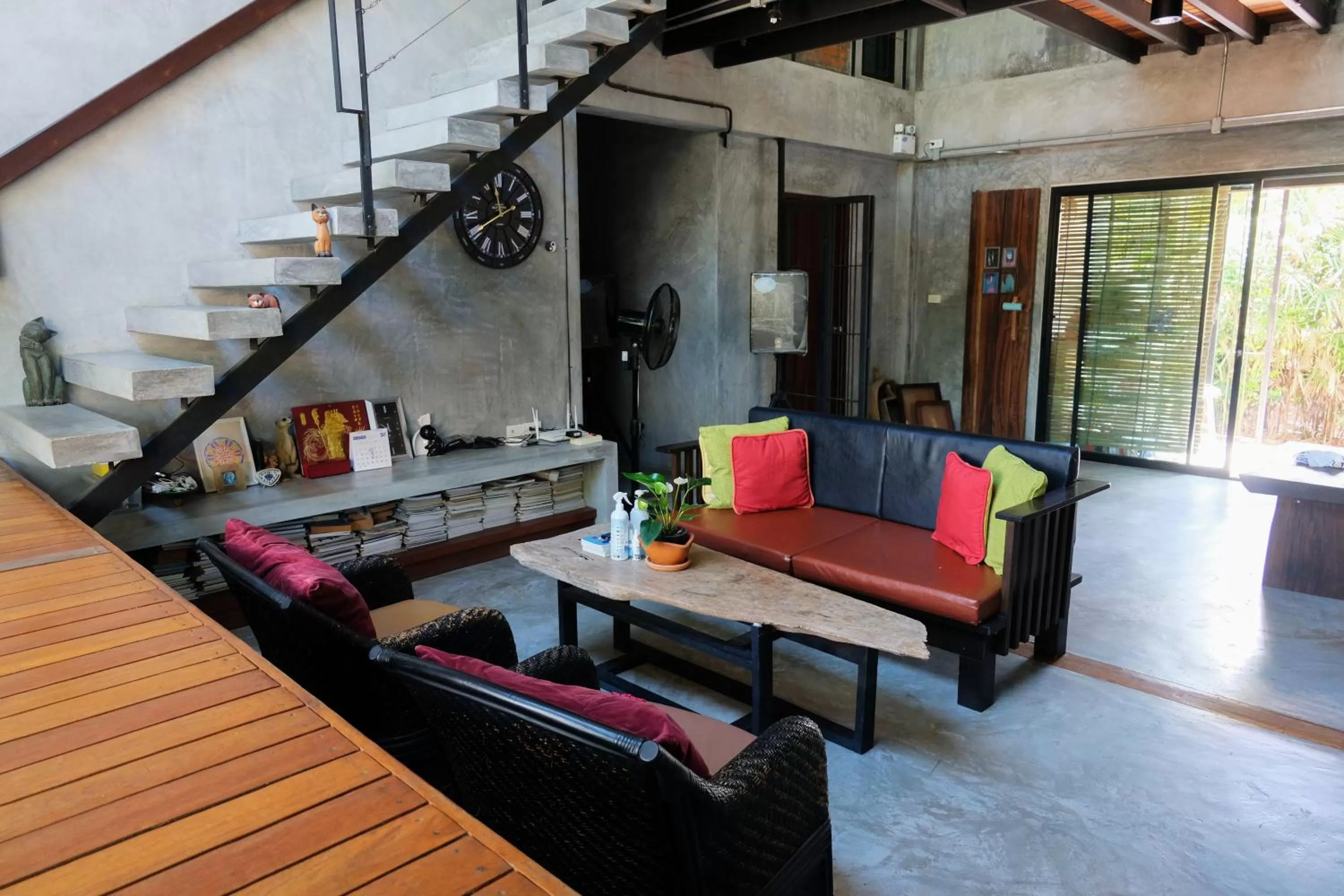 Communal lounge/ TV room in Aonang Third Place Hometel