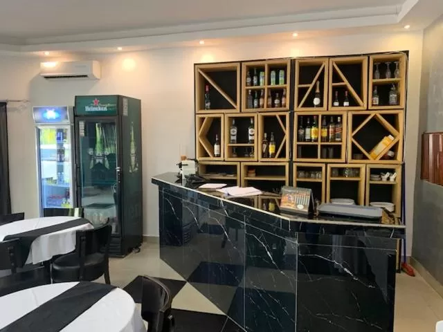 Restaurant/places to eat in class hotel