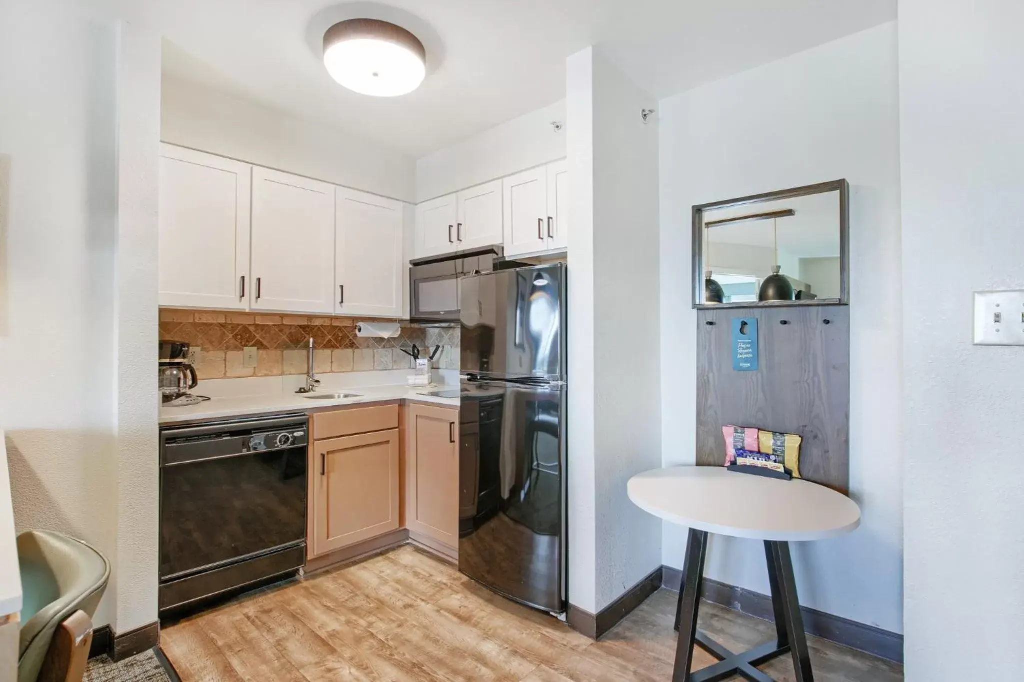 Photo of the whole room, Kitchen/Kitchenette in Staybridge Suites Gulf Shores, an IHG Hotel