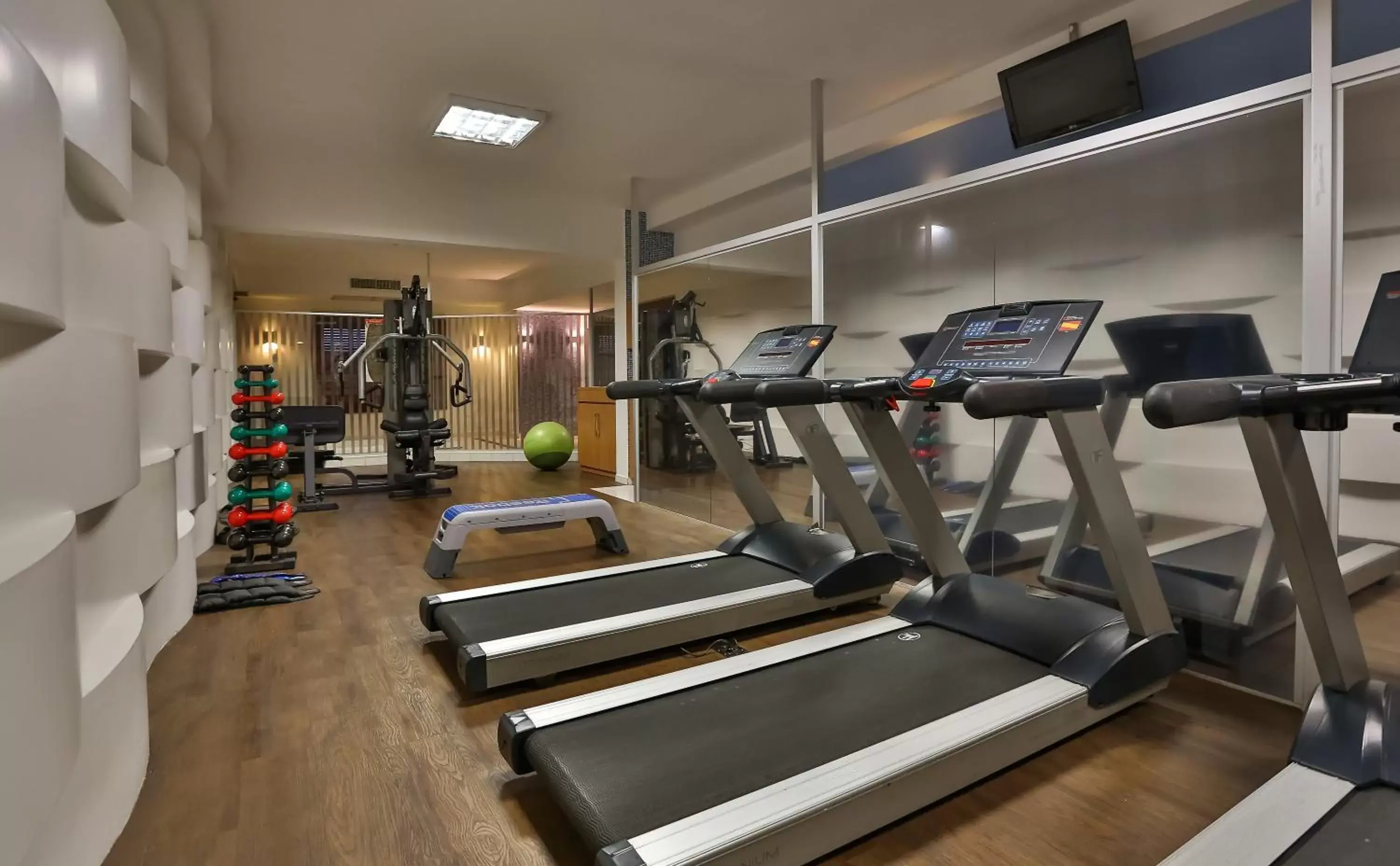 Fitness centre/facilities in Bourbon Convention Hotel Santos Fitness centre/facilities in Bourbon Convention Hotel Santos