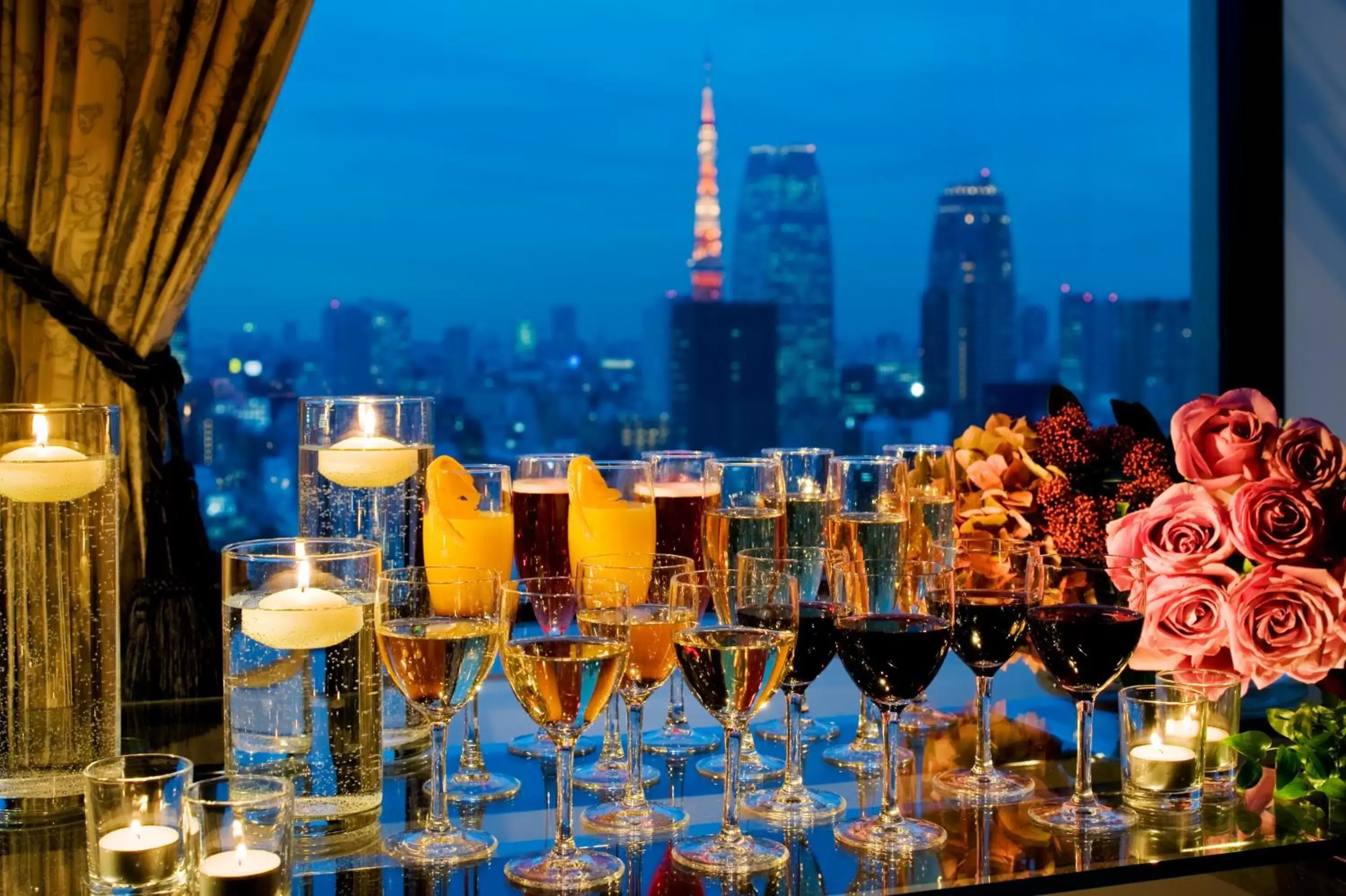 Lounge or bar in Dai-ichi Hotel Tokyo