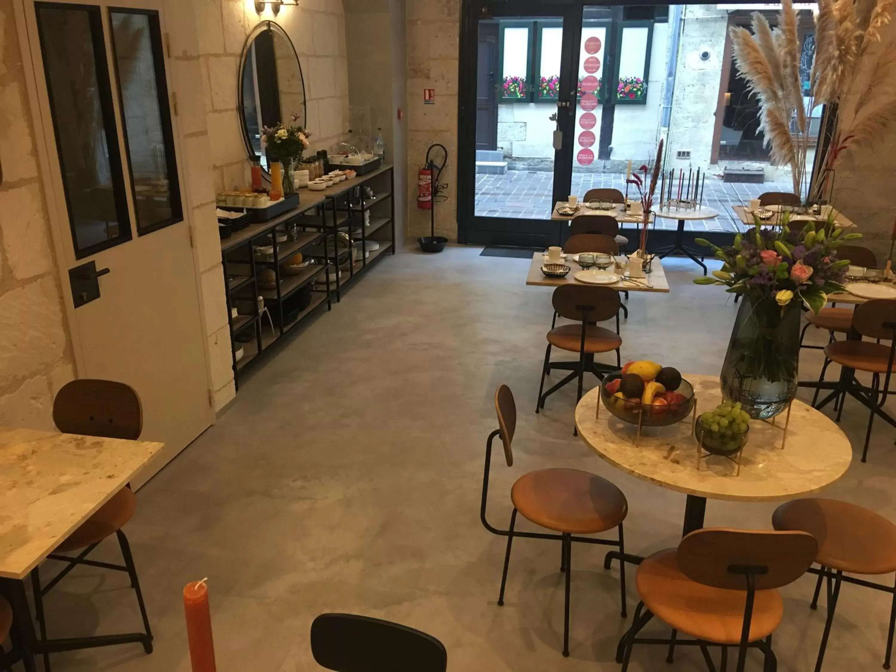 Dining area in Hôtel L'Adresse