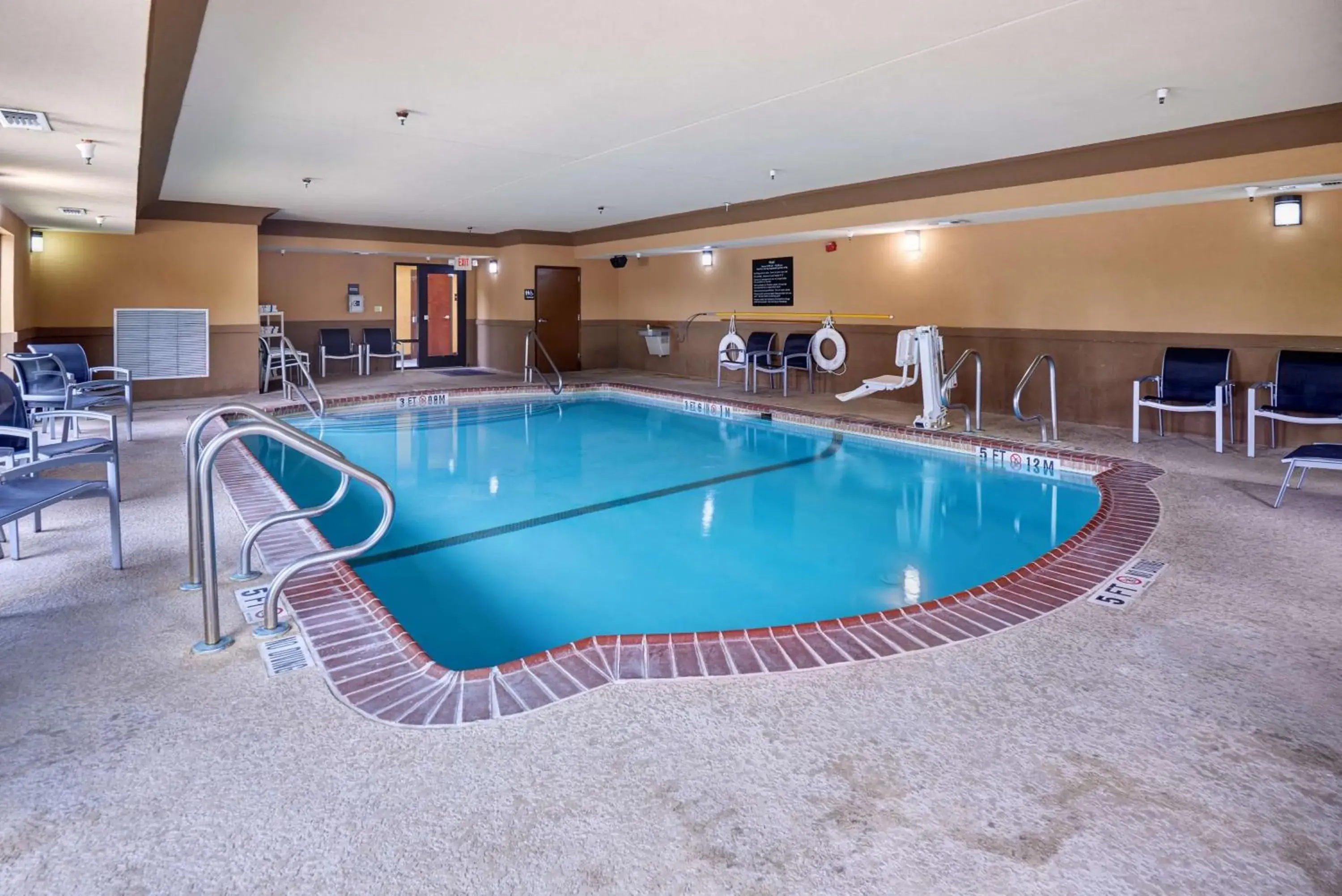 Swimming Pool in Hampton Inn & Suites Austin South Buda