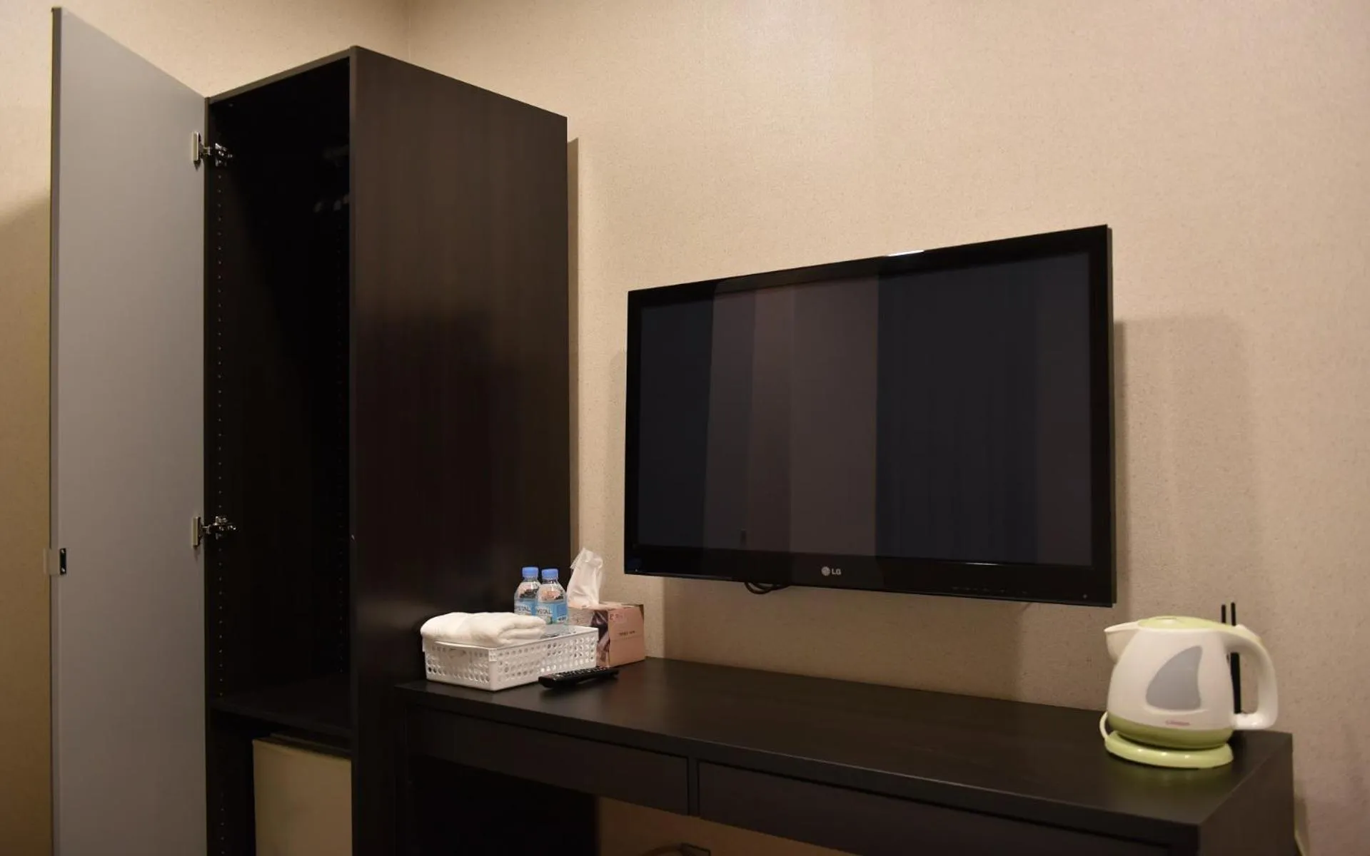 Coffee/tea facilities in Soosong Guesthouse