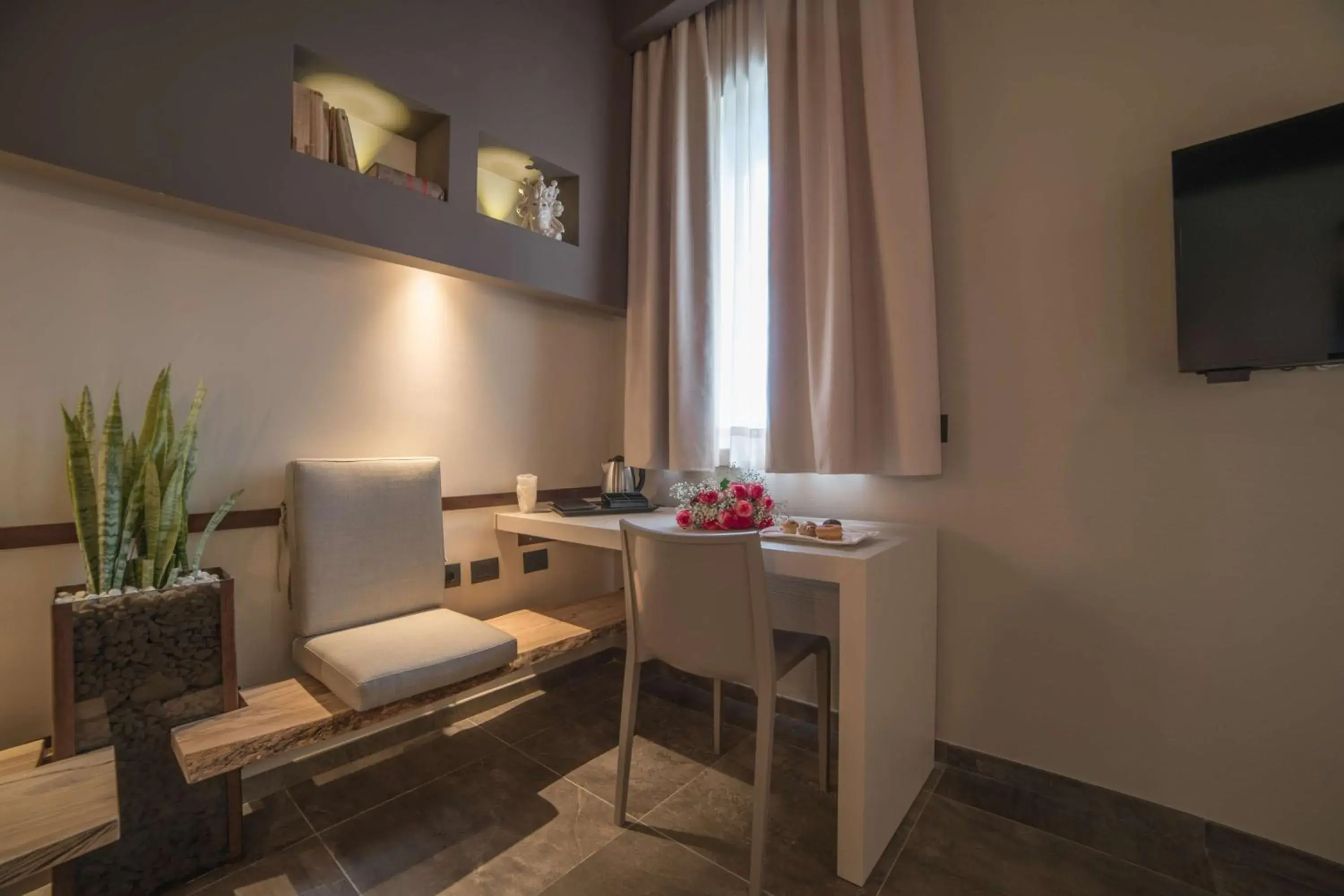 Coffee/tea facilities, TV/Entertainment Center in Best Western Plus Hotel Terre di Eolo