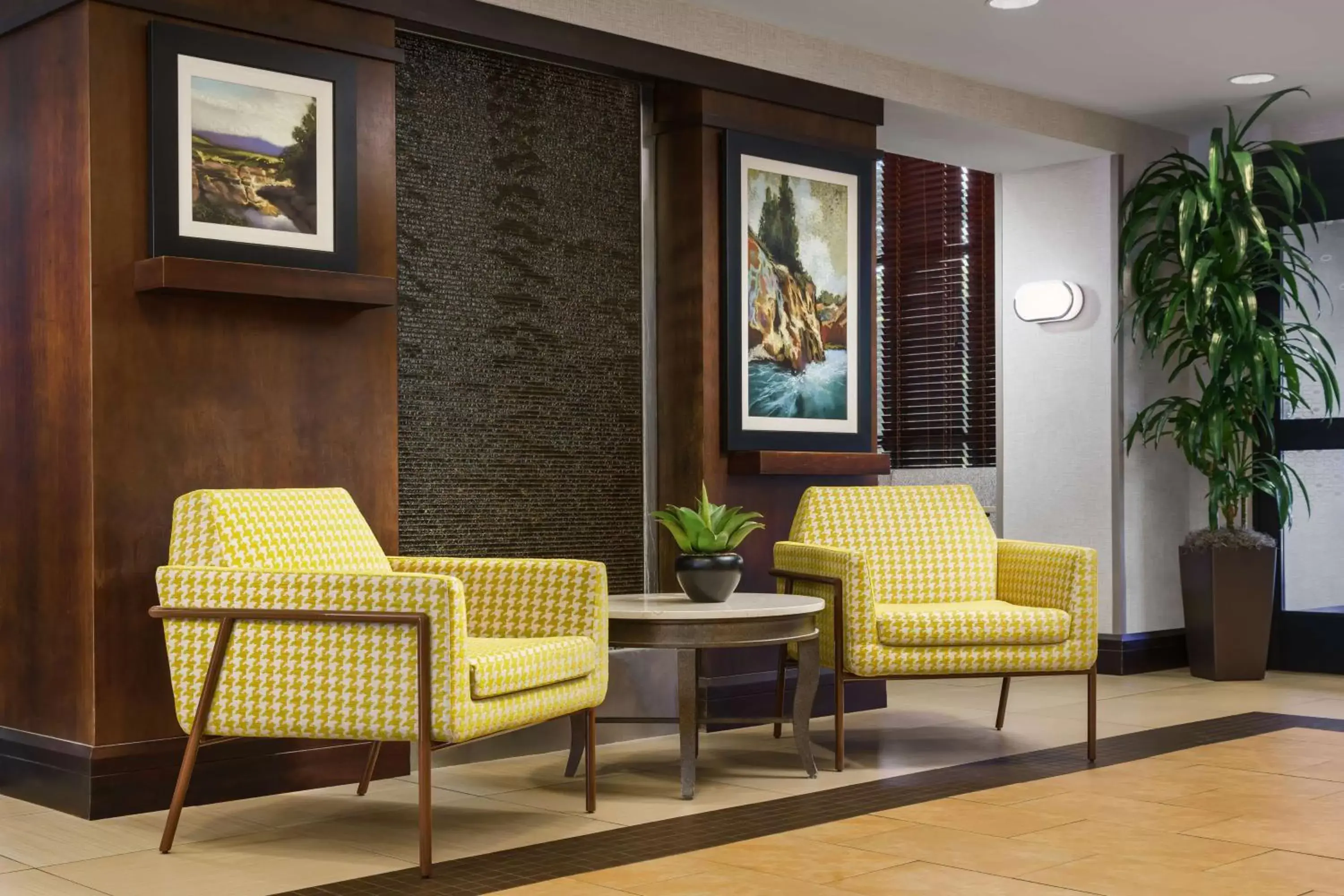 Lobby or reception, Seating Area in Hampton Inn & Suites West Sacramento