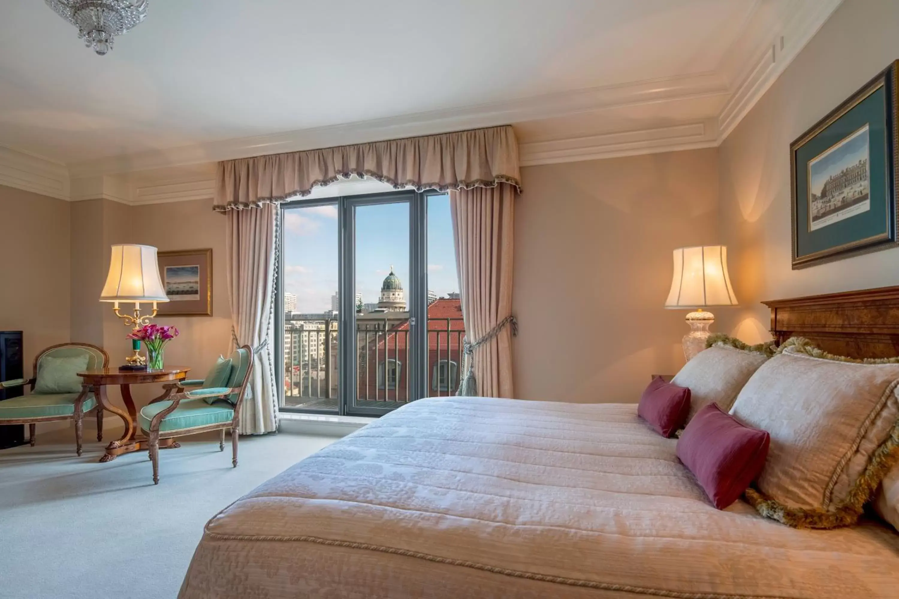 Photo of the whole room in Regent Berlin by IHG Photo of the whole room in Regent Berlin by IHG