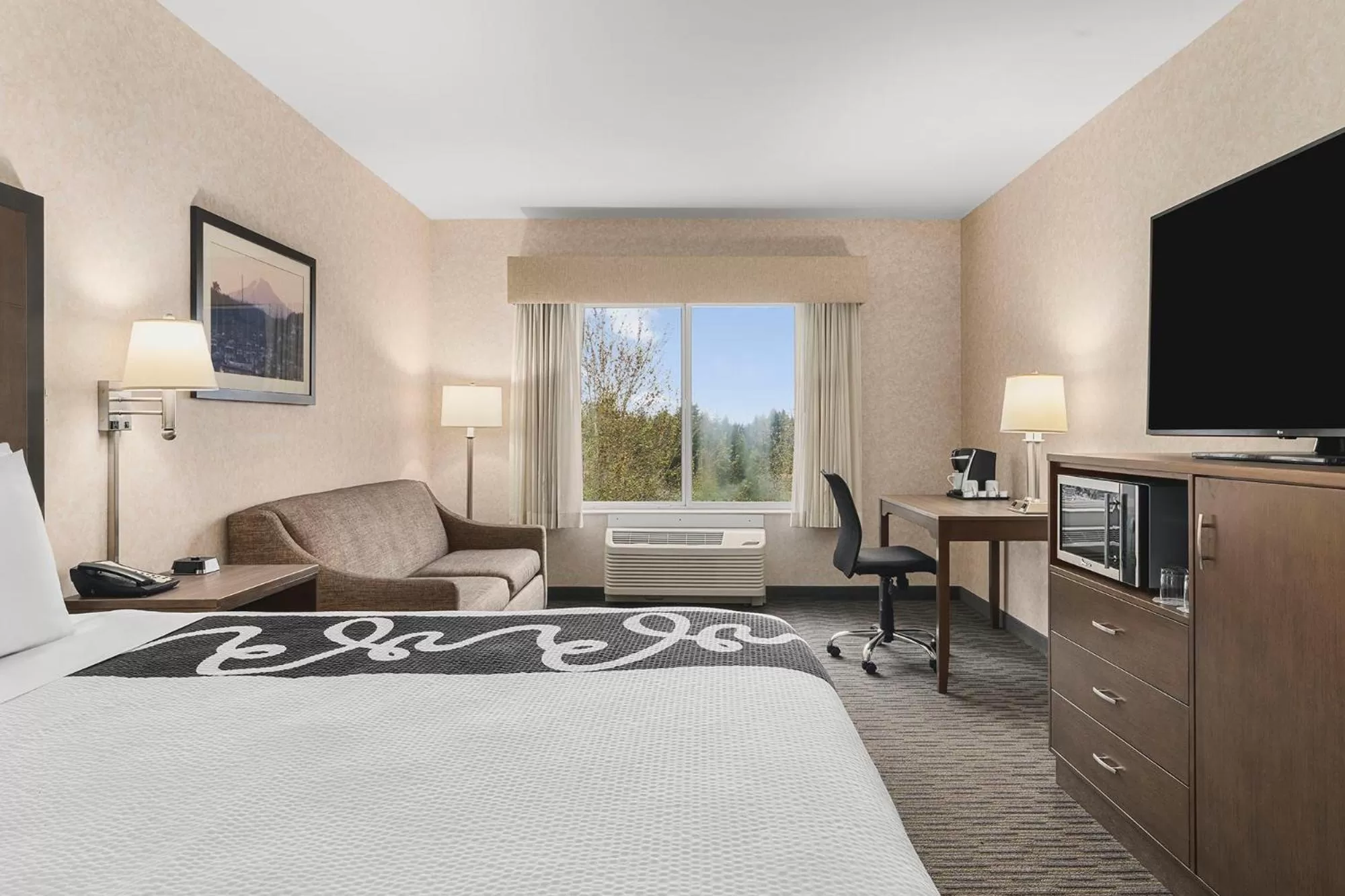 King Suite with Spa Bath - single occupancy in The INN at Gig Harbor