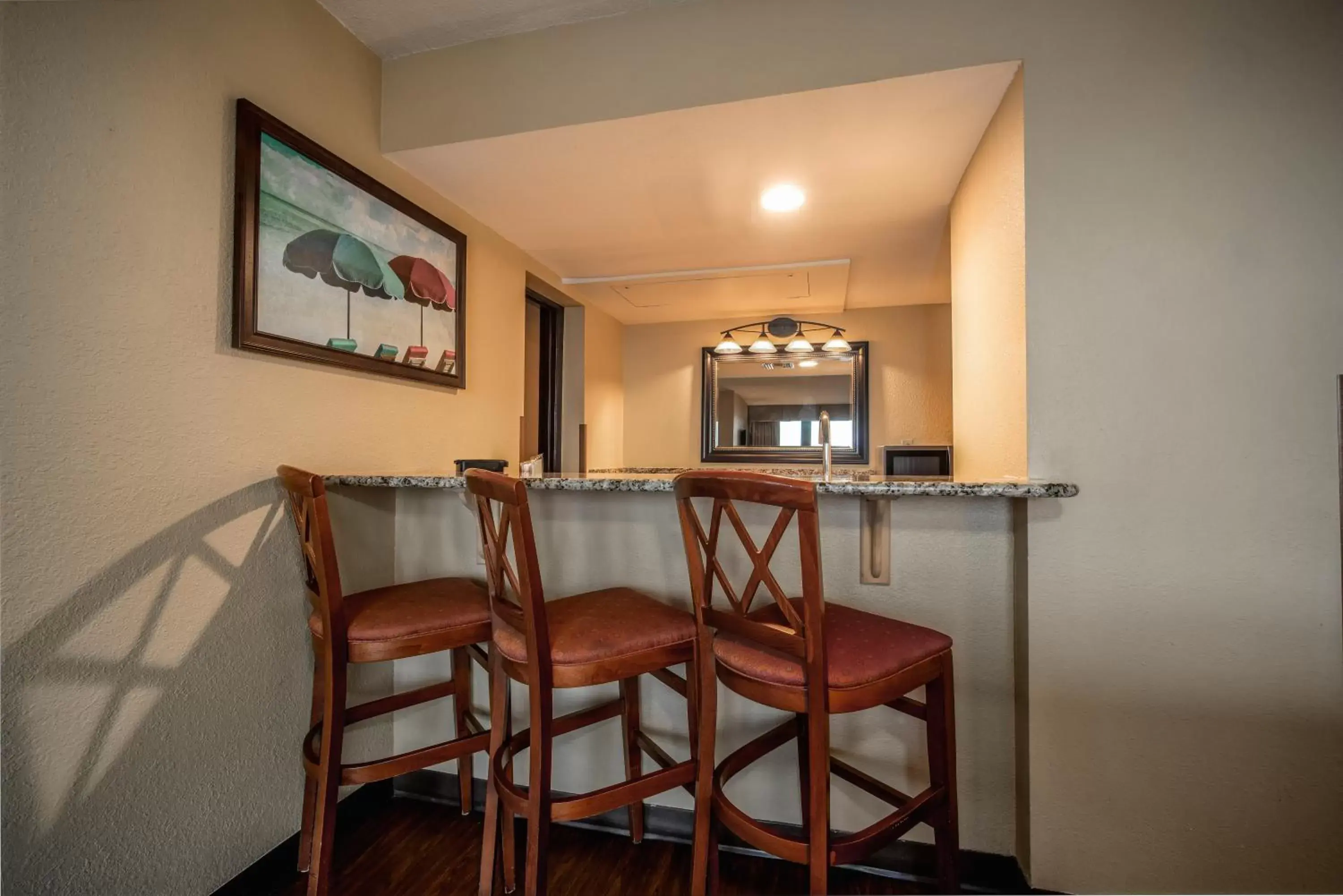 Dining Area in La Quinta by Wyndham Cocoa Beach Oceanfront