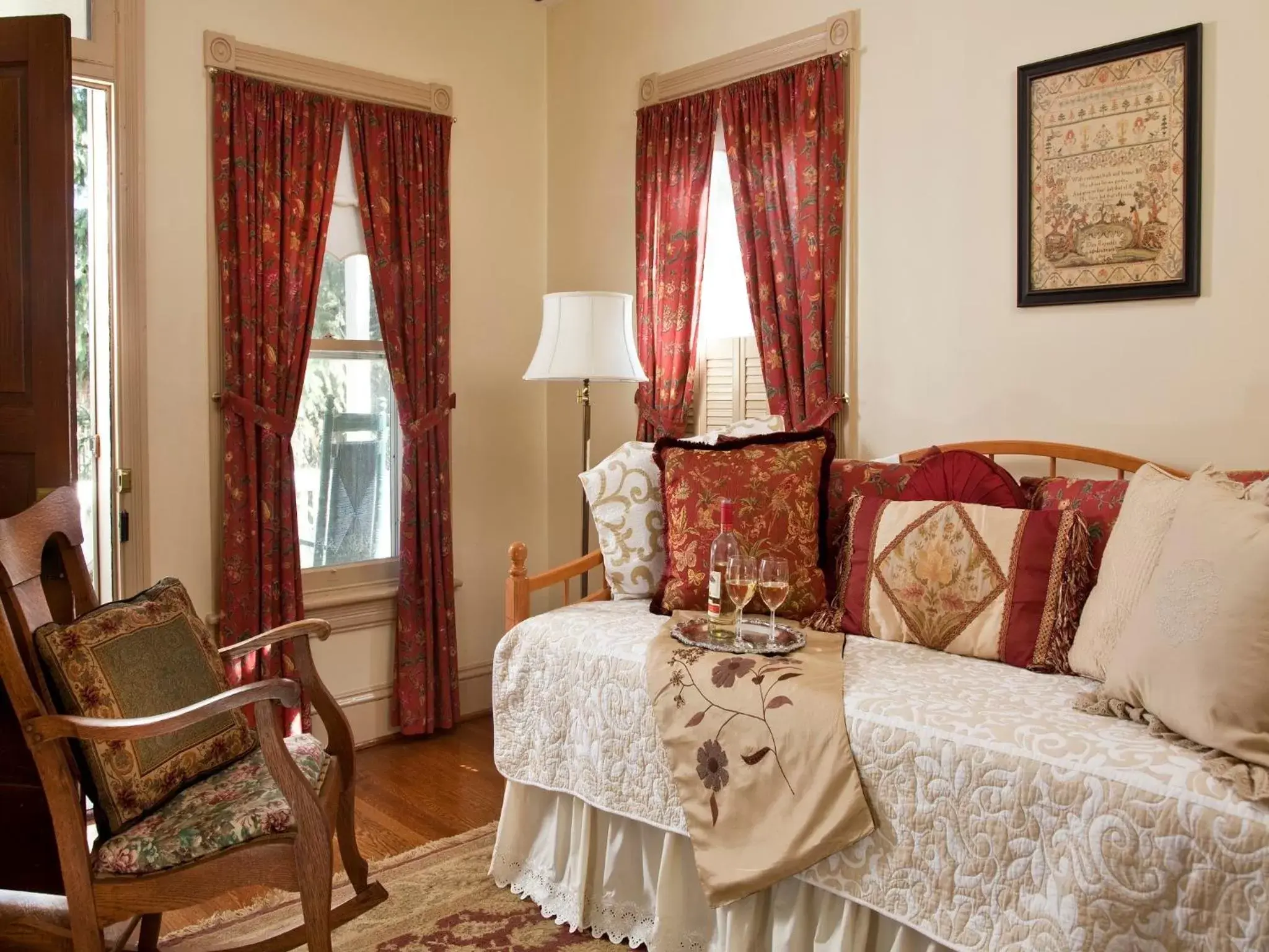 Day, Seating Area in Brickhouse Inn B&B