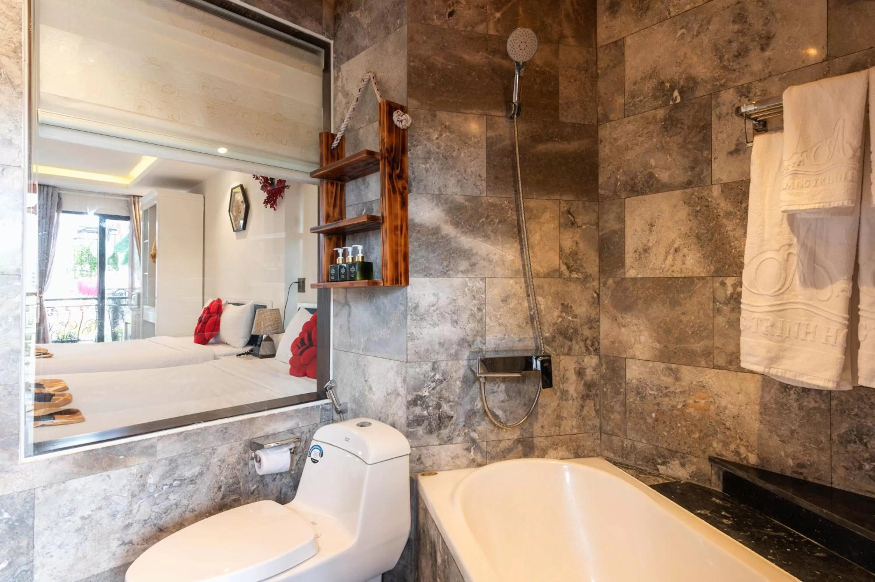 Bathroom in Hoang Trinh Hotel