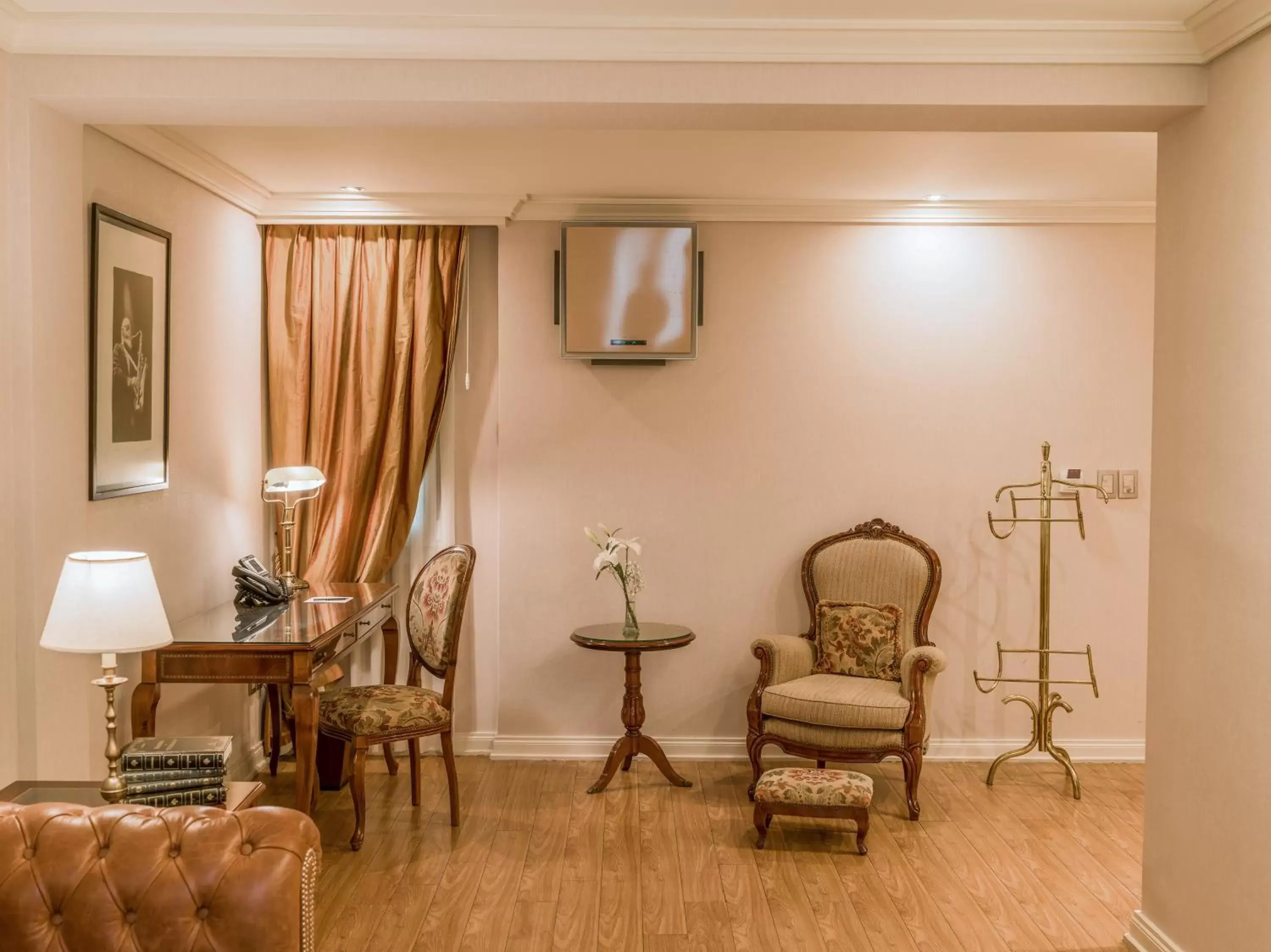 Living room, Seating Area in Melia Recoleta Plaza Hotel