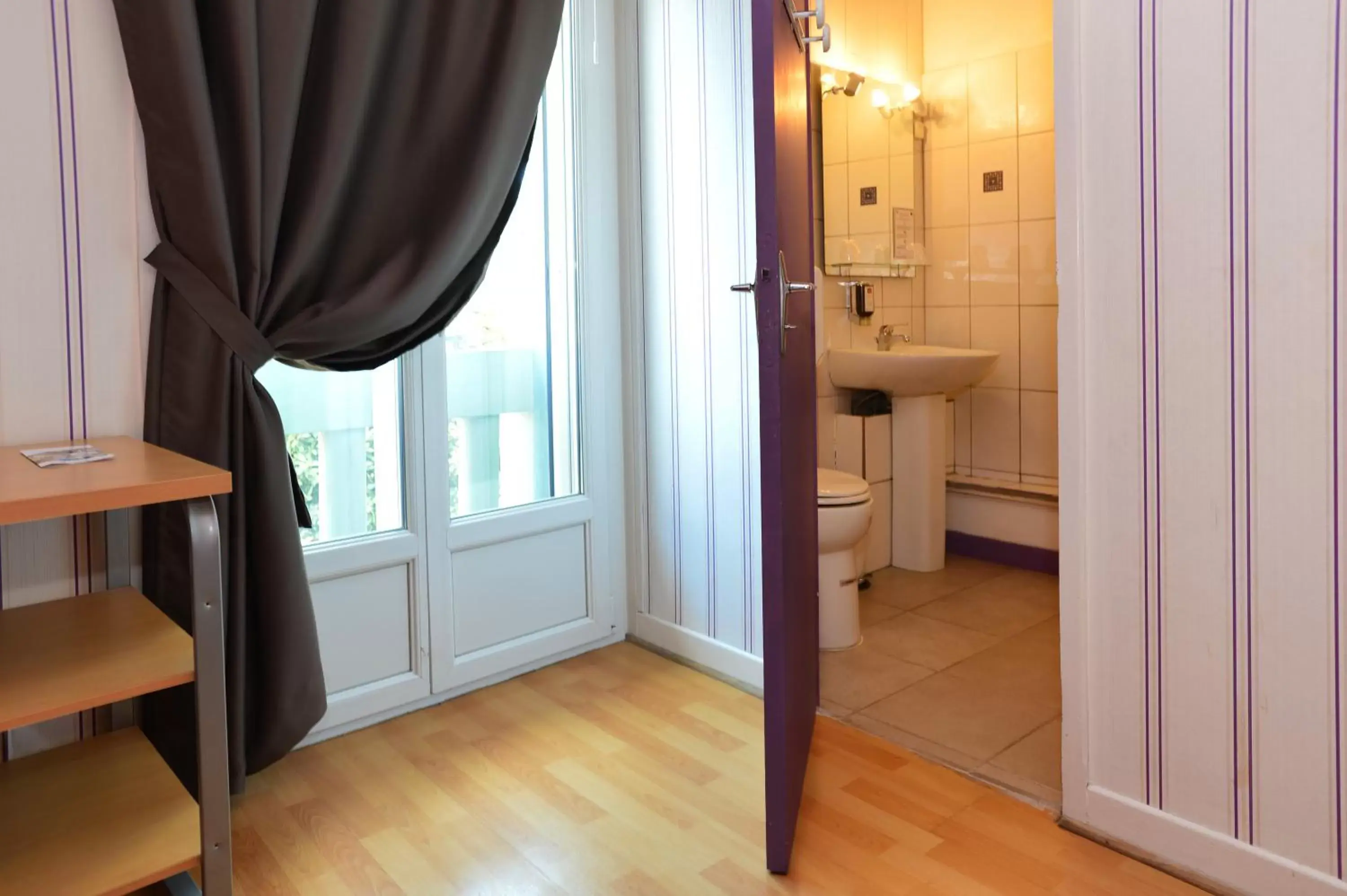Toilet, Bathroom in Hôtel La Croix Blanche