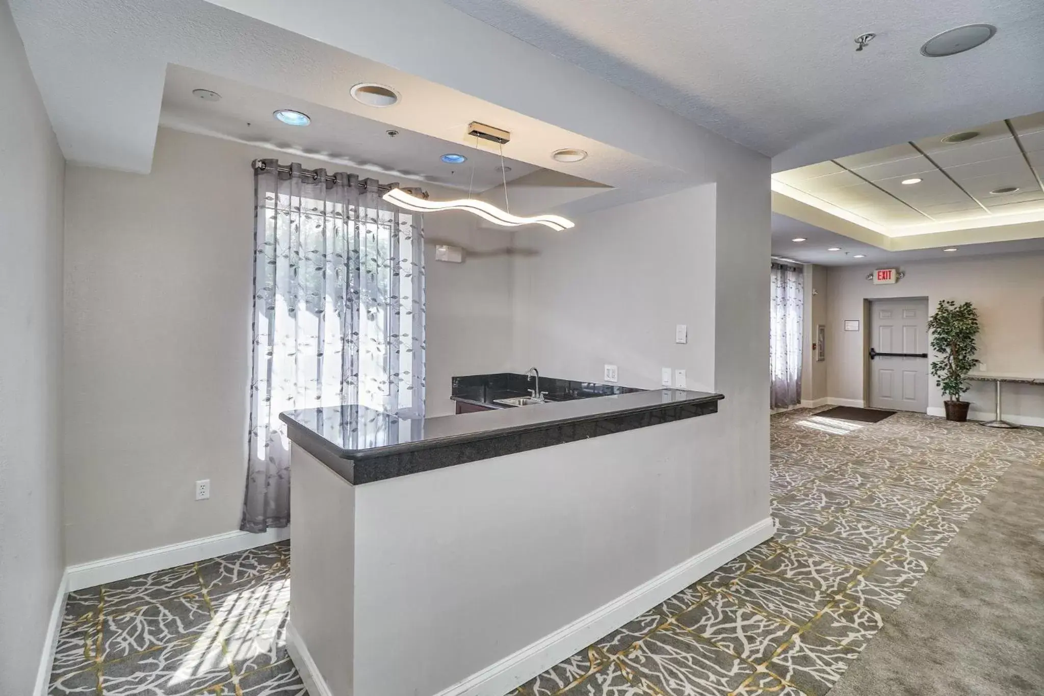 Banquet/Function facilities, Lobby/Reception in Holiday Inn Express Hotel & Suites Clearwater US 19 North, an IHG Hotel