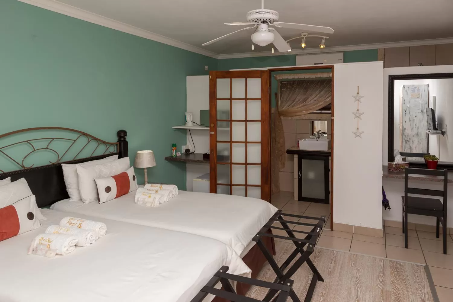 Photo of the whole room in Bri-Shel Manor B&B