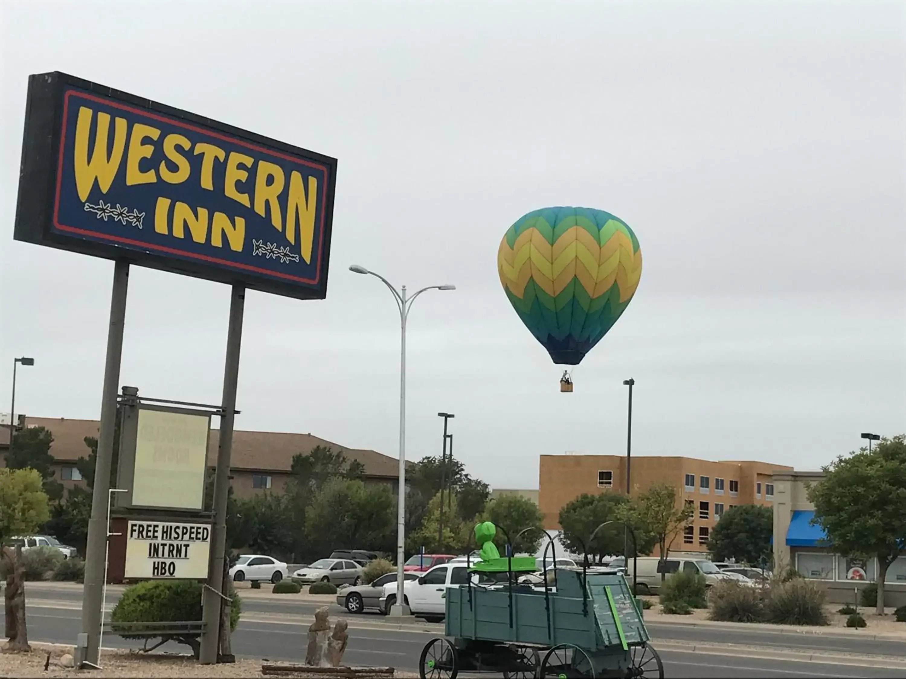 Facade/entrance in Western Inn Roswell