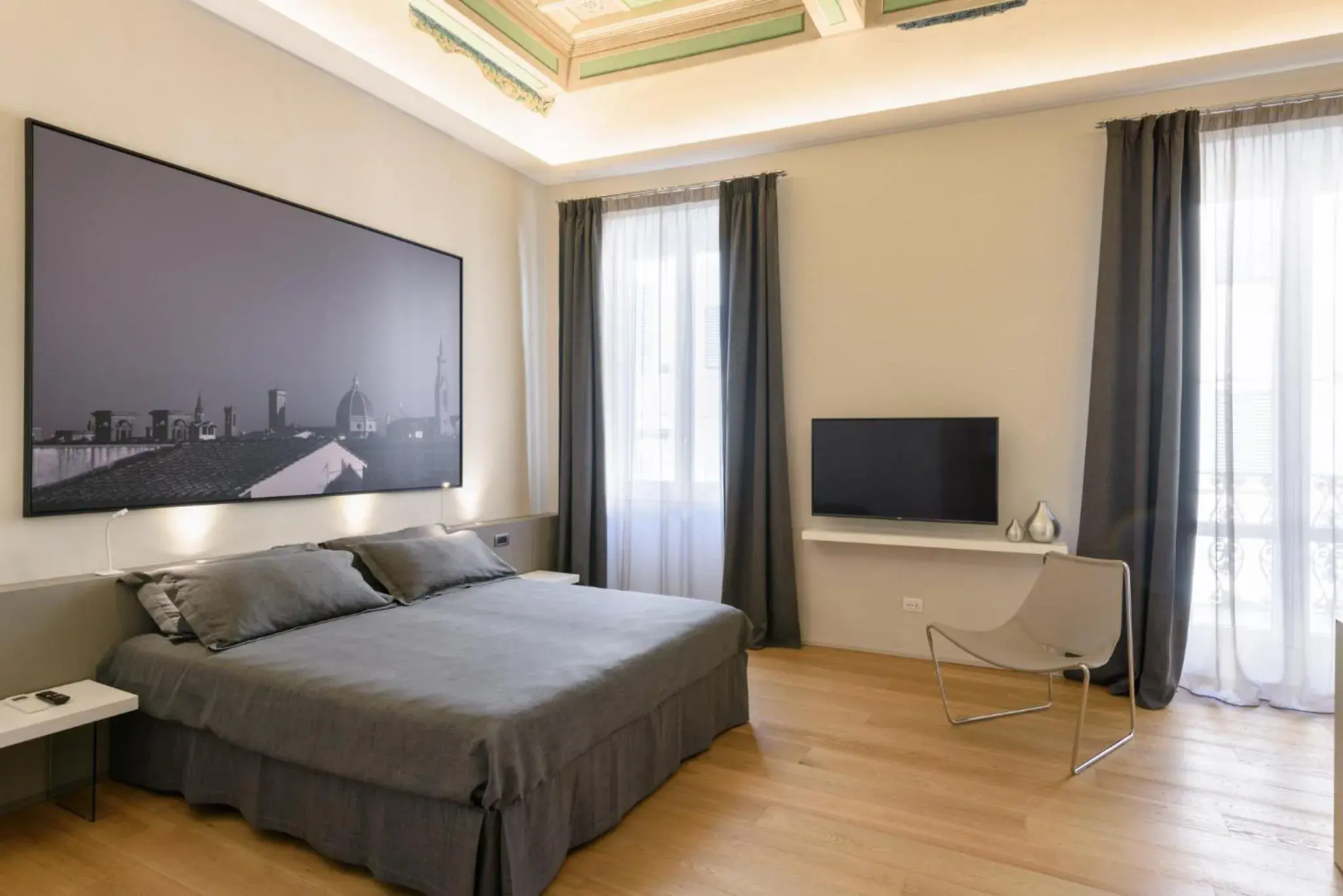 Bed in Palazzo Vasarri - Luxury design suites