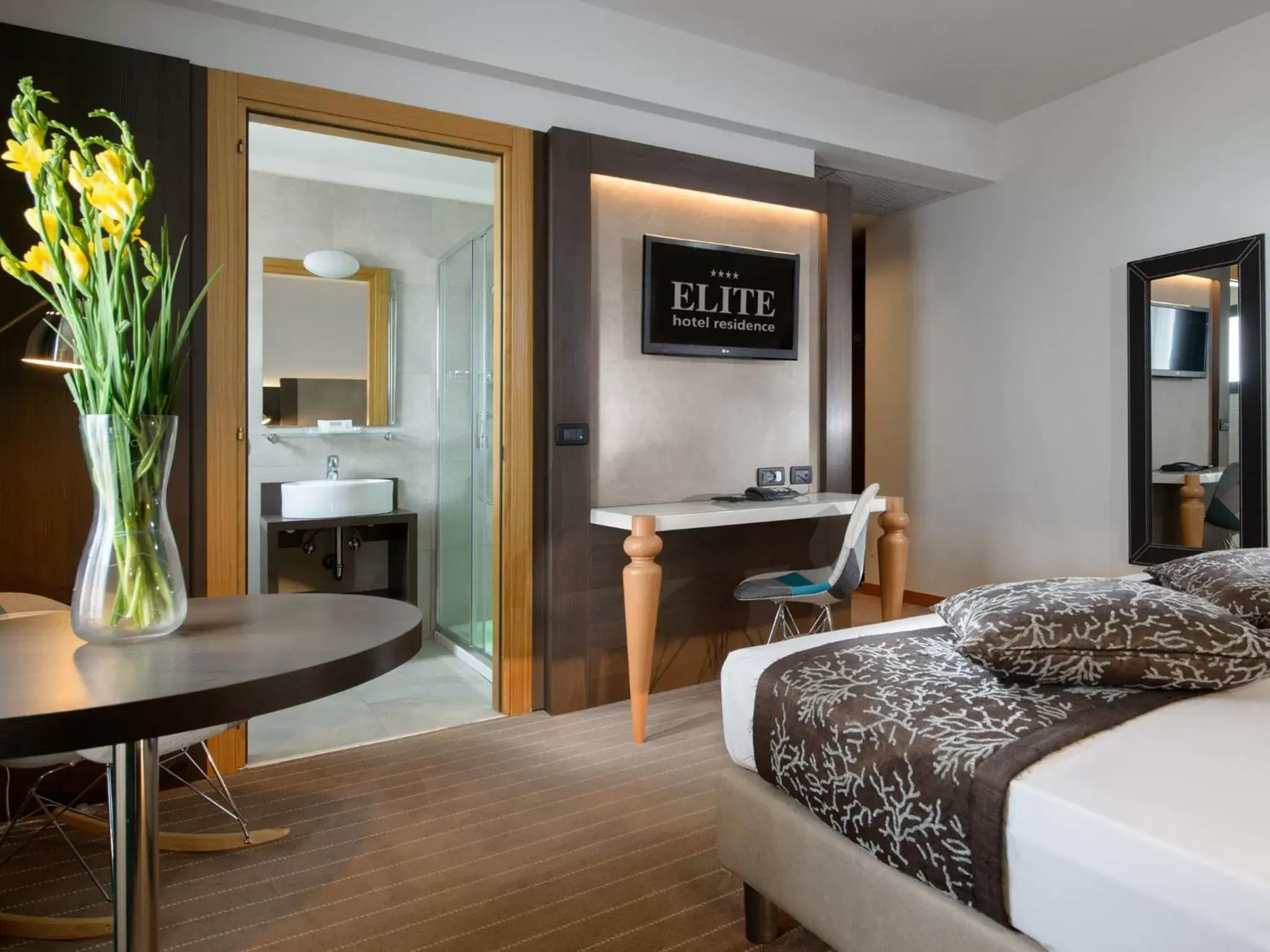 Photo of the whole room in Elite Hotel & Spa