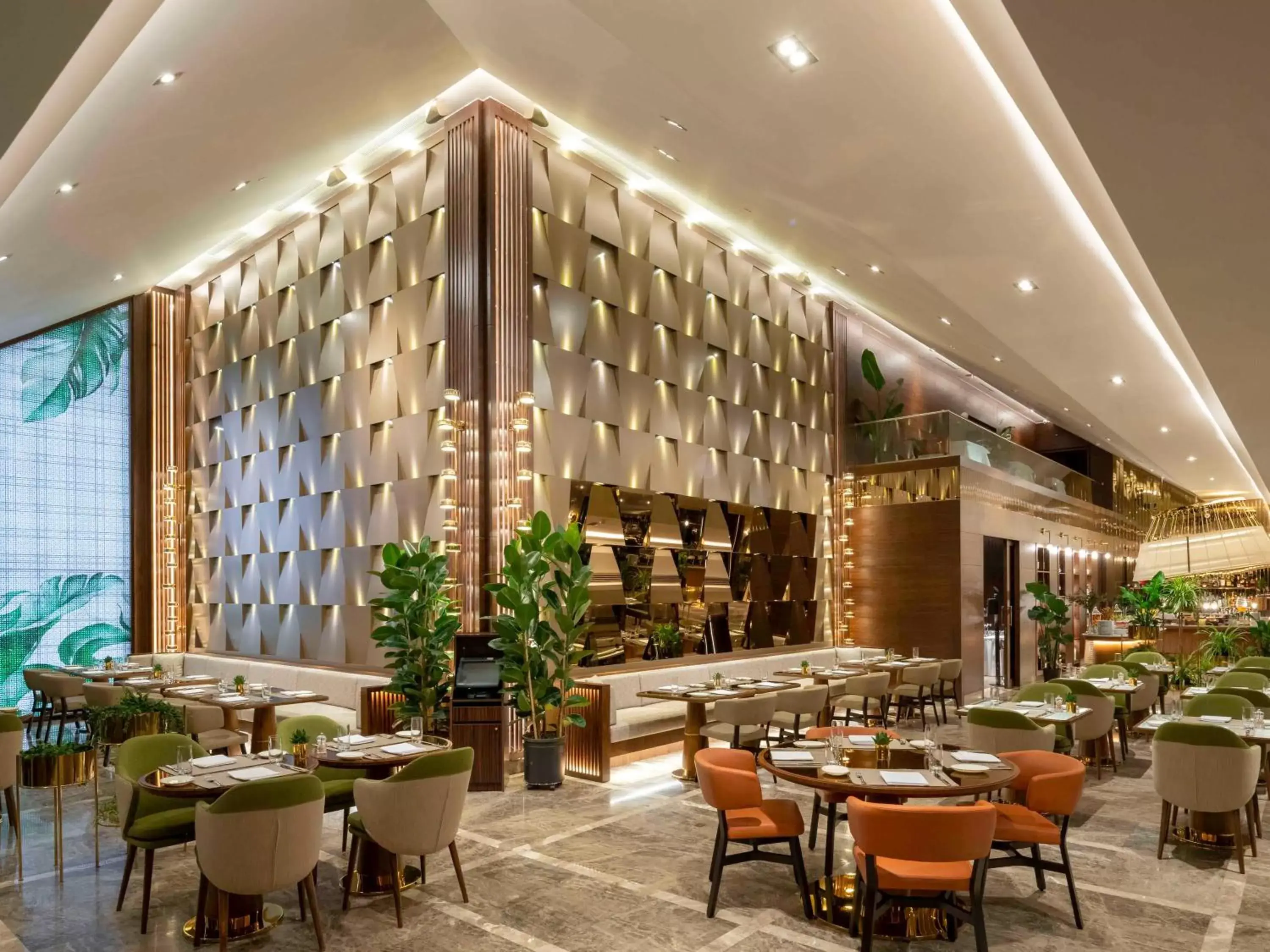 Property building, Restaurant/Places to Eat in Mövenpick Hotel Istanbul Bosphorus