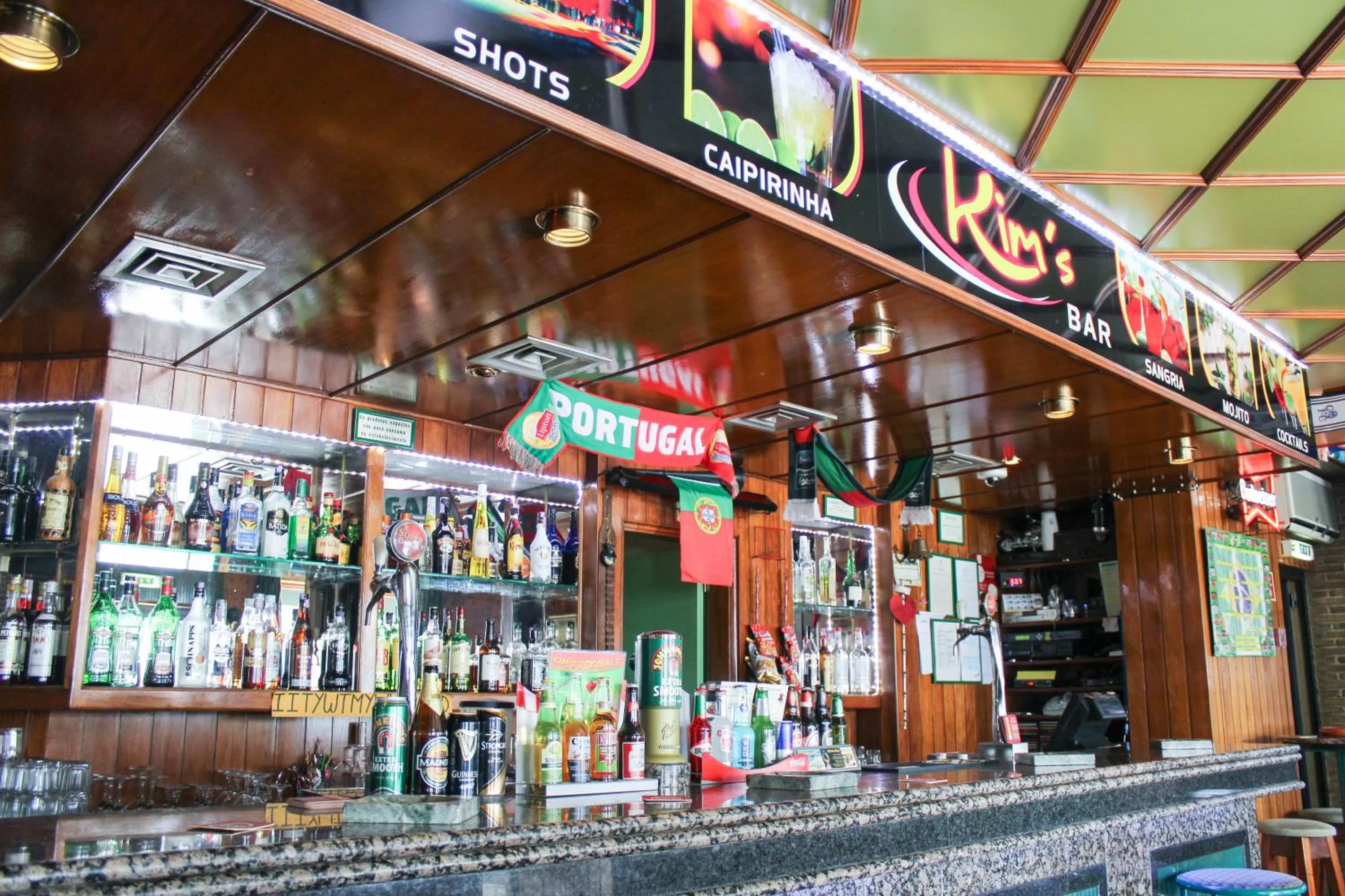 Restaurant/places to eat in Casa Do Canto