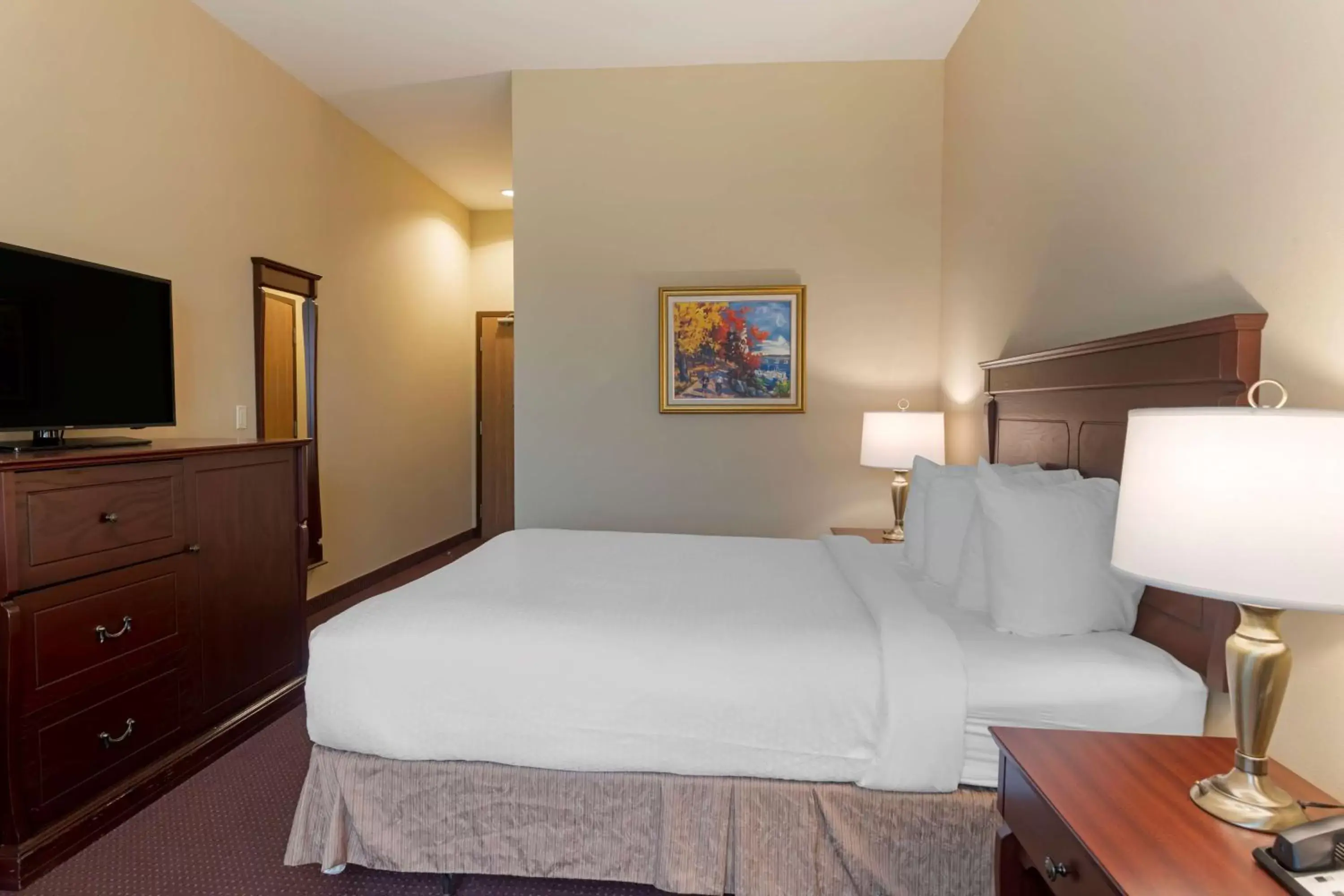 Bedroom, Bed in Best Western Plus Fredericton Hotel & Suites