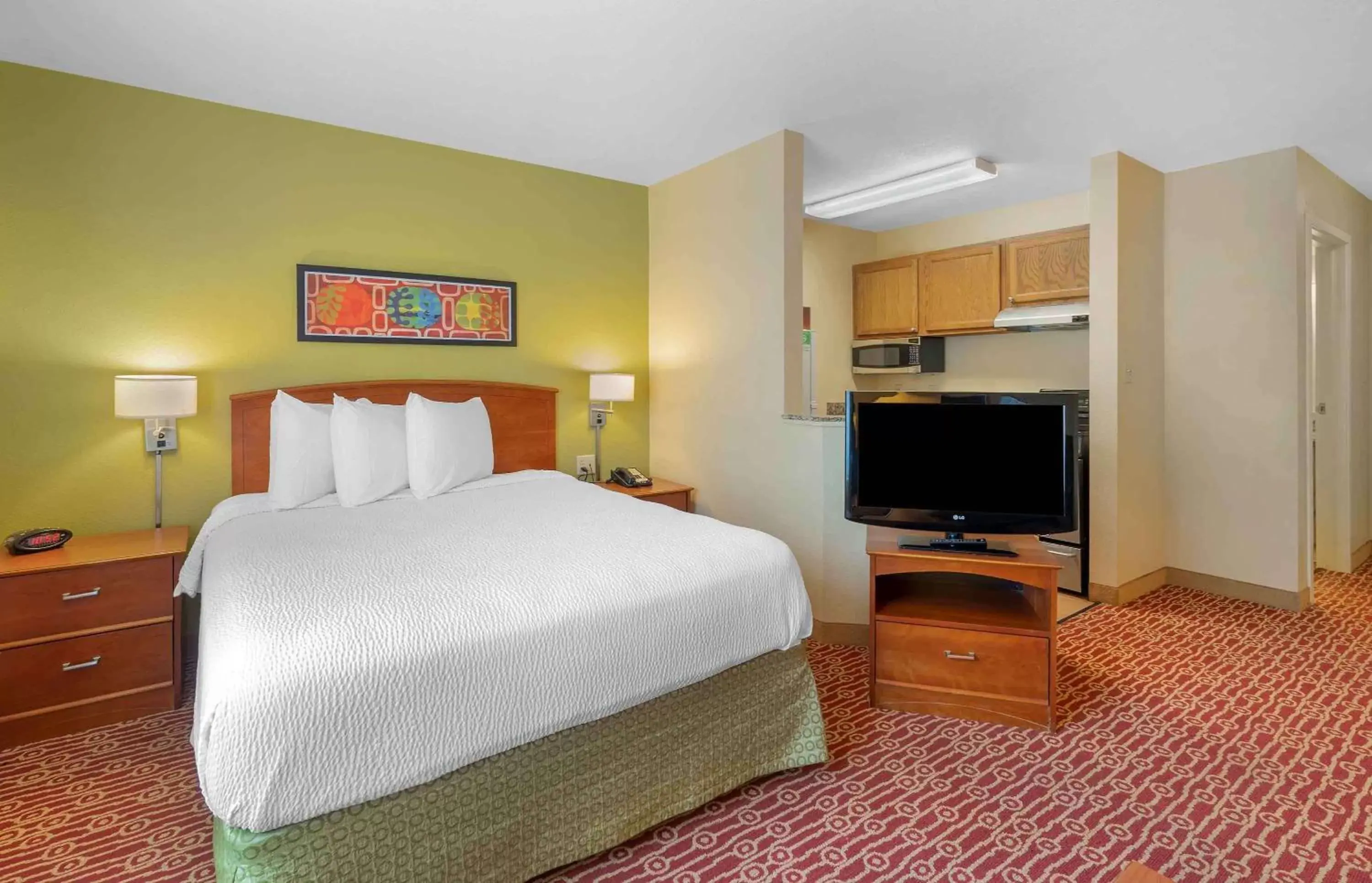 Bedroom, Bed in Extended Stay America Suites - Newport News - Yorktown