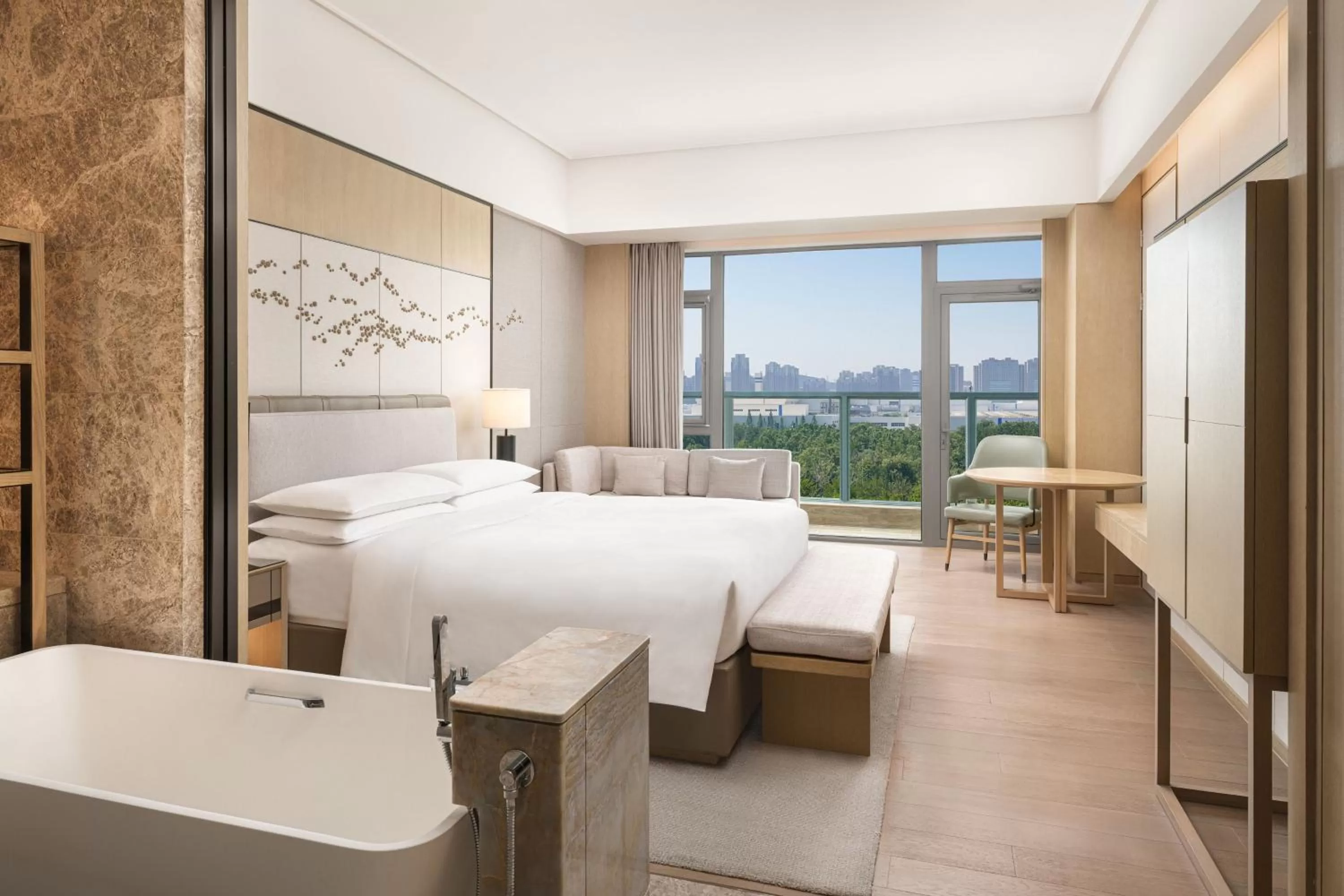 Photo of the whole room, Bed in Yantai Marriott Hotel