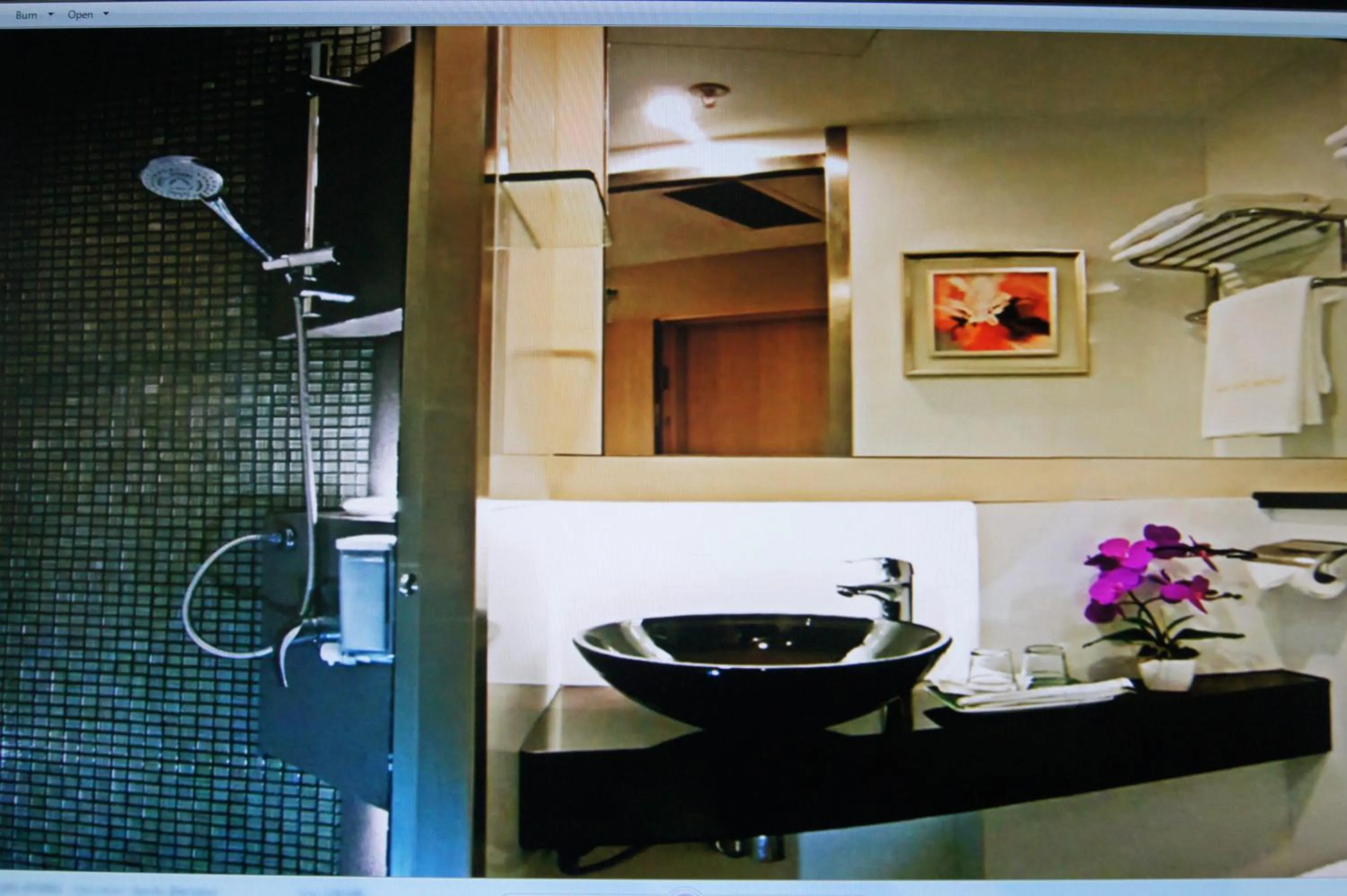 Bathroom in Robertson Quay Hotel