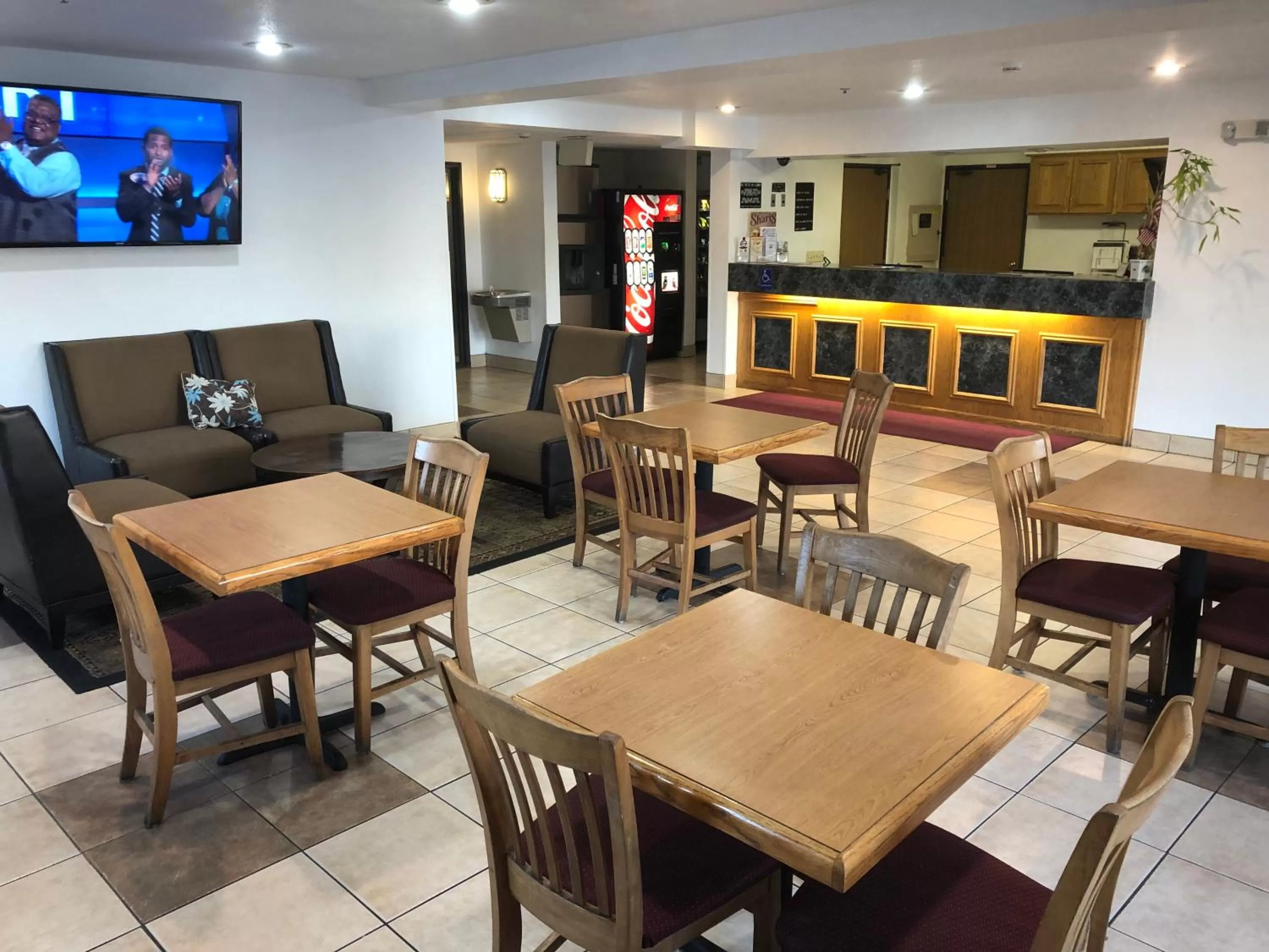 Lobby or reception in Super 8 by Wyndham The Dalles OR