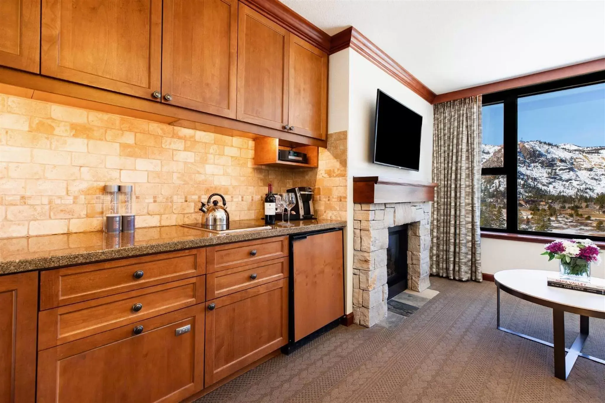 Kitchen/Kitchenette in Everline Resort & Spa