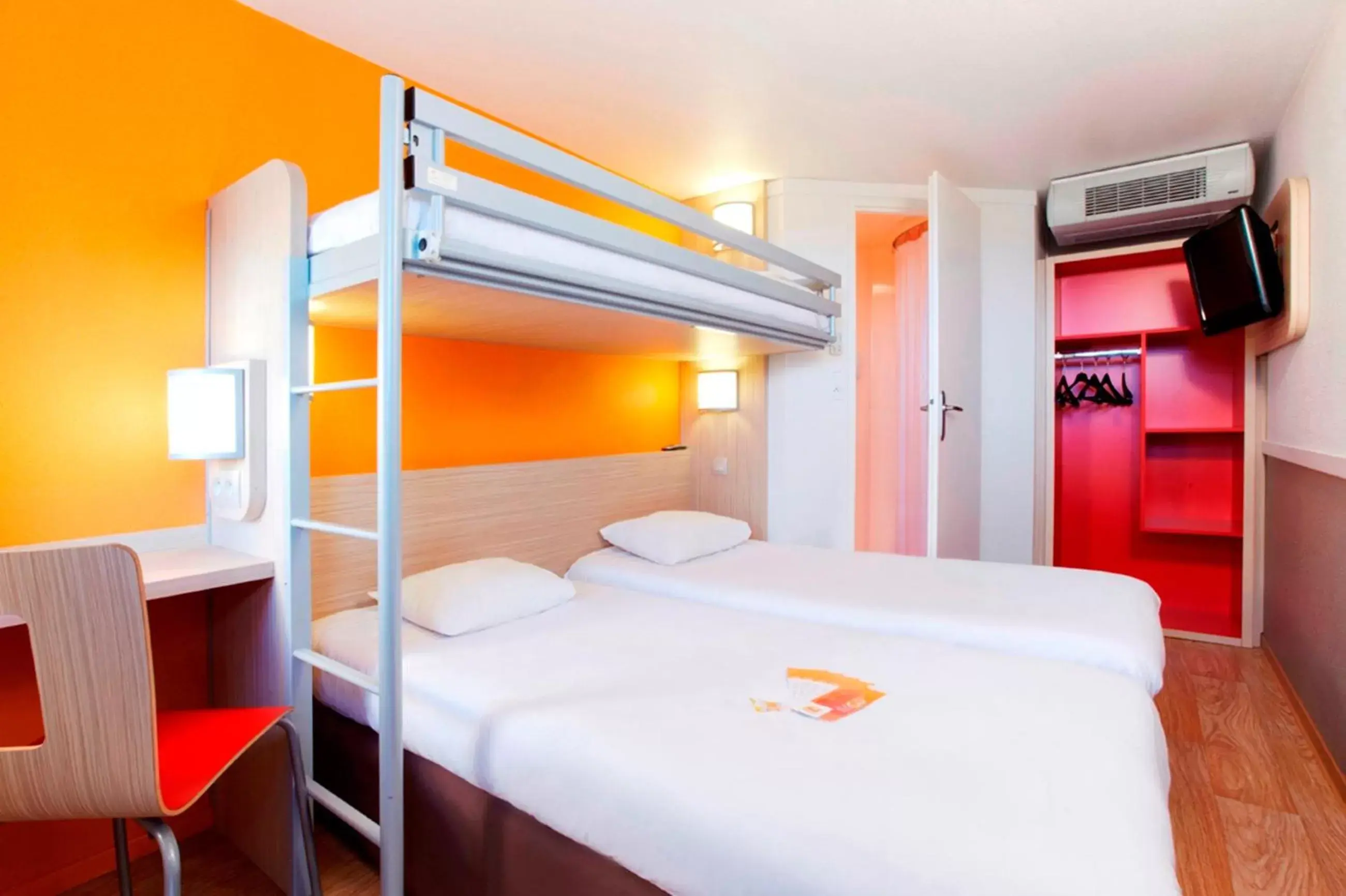 Bed, Bunk Bed in Premiere Classe Besancon Ecole Valentin