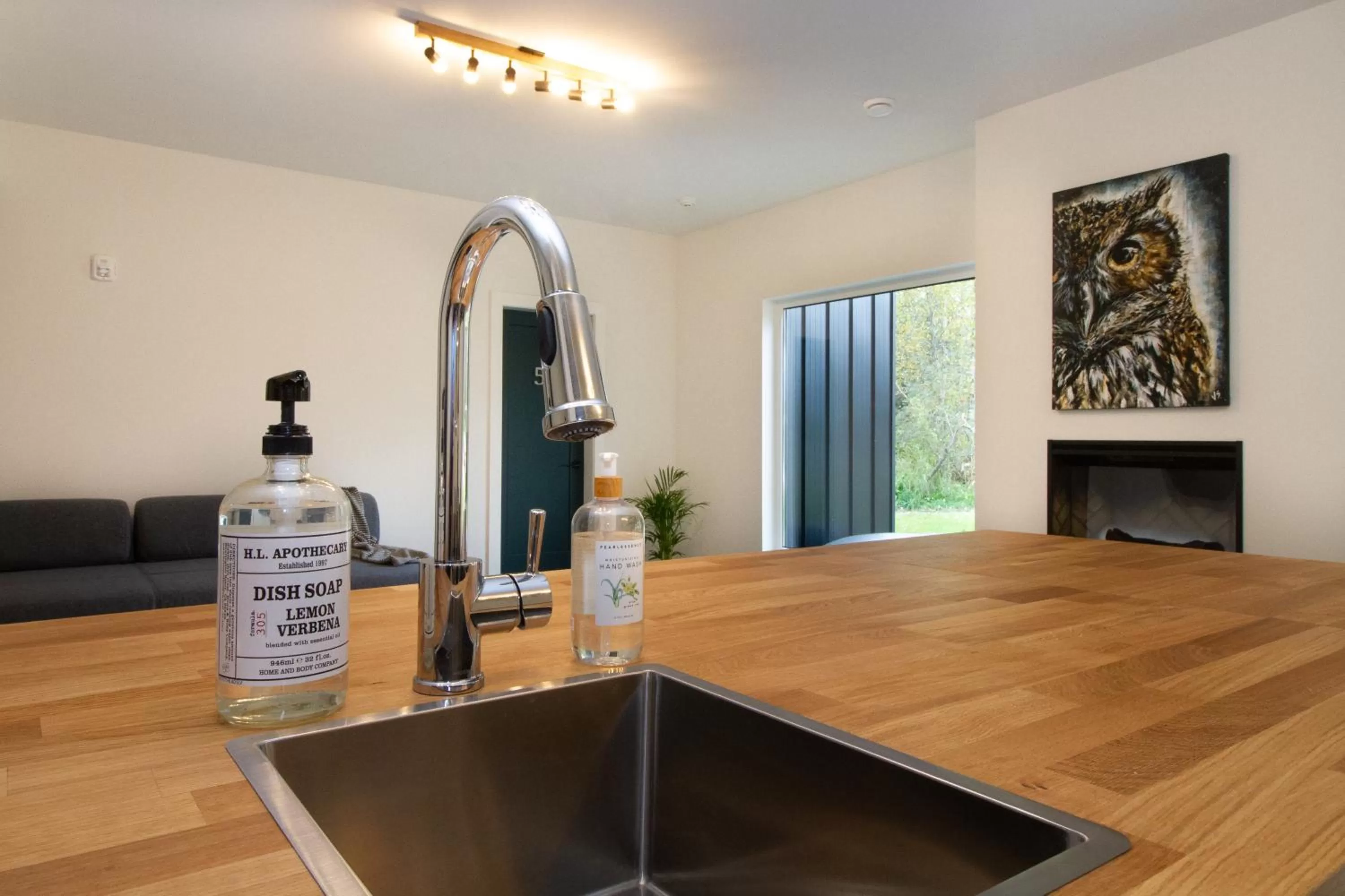 Dining area in Arrows Edge Lodge
