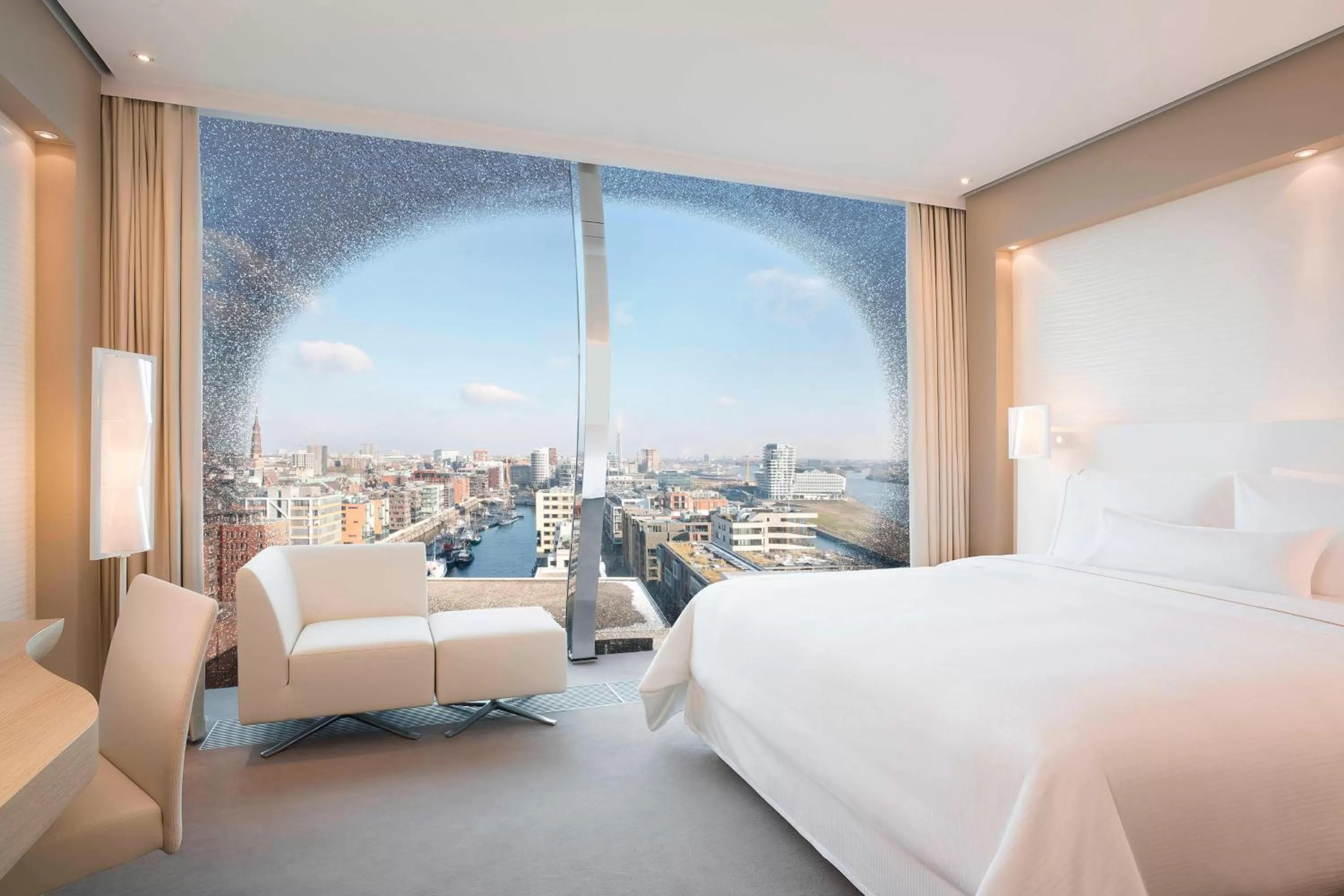 Photo of the whole room, Bed in The Westin Hamburg Elbphilharmonie