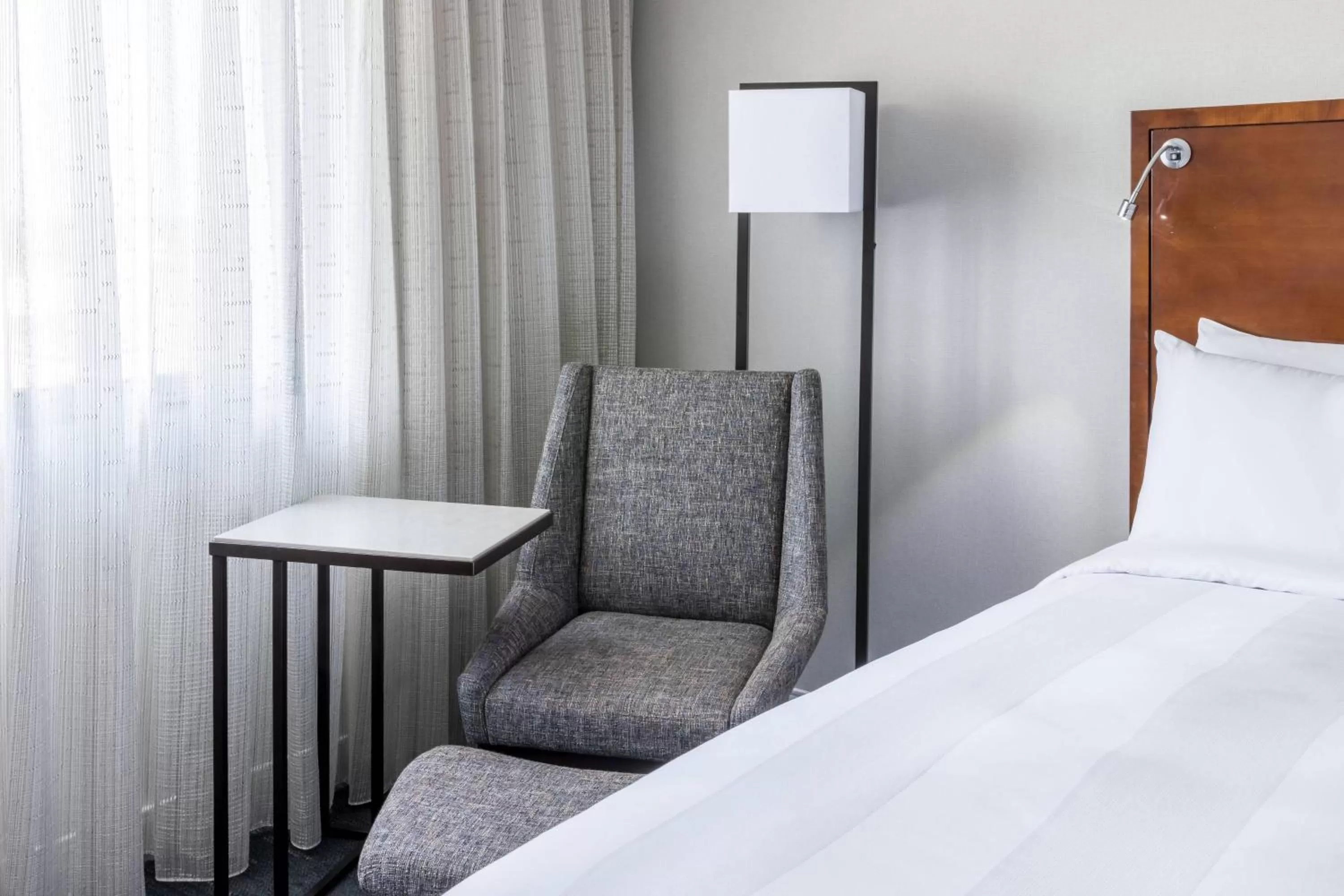 Photo of the whole room, Bed in Richmond Marriott