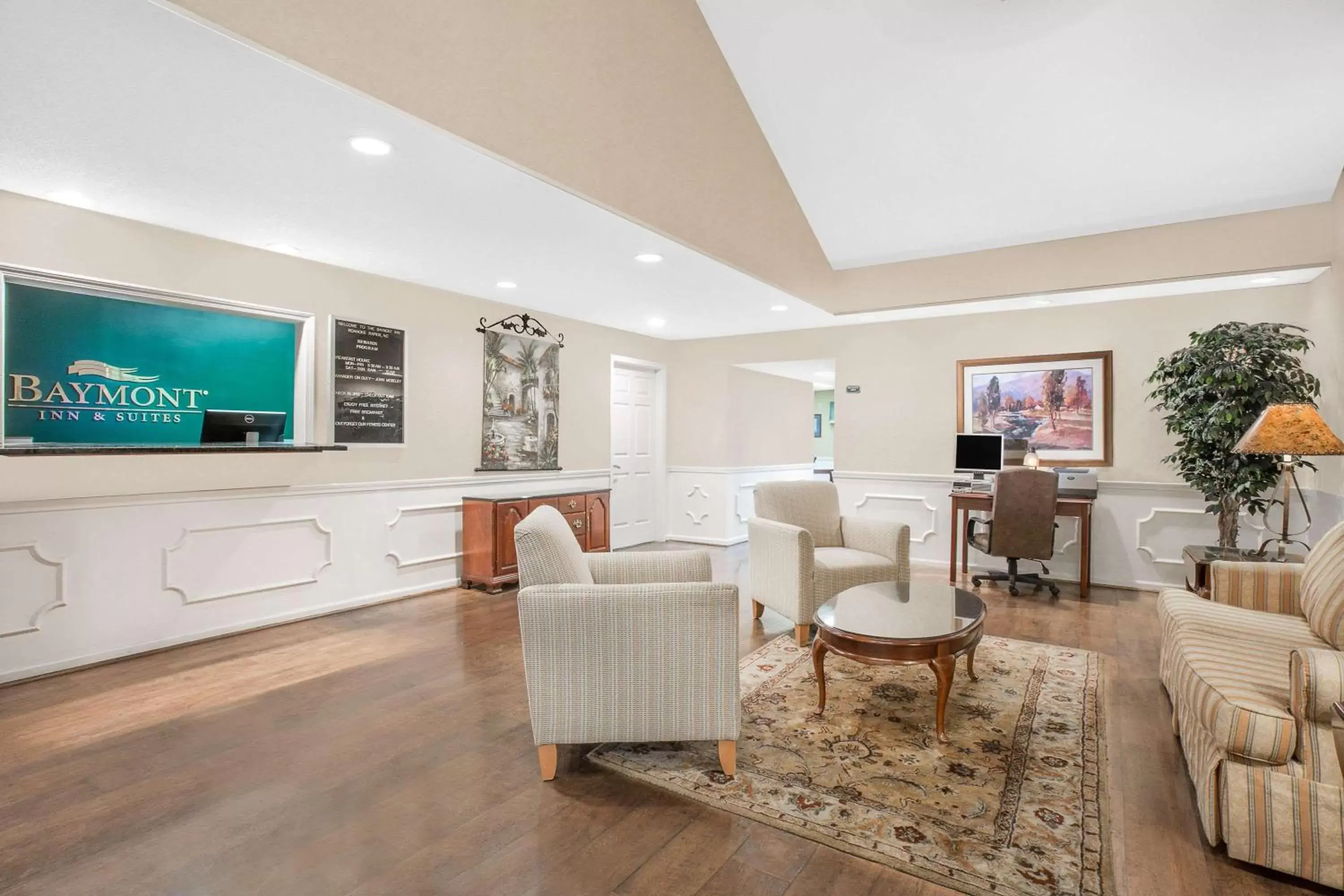 Lobby or reception, Seating Area in Baymont by Wyndham Roanoke Rapids